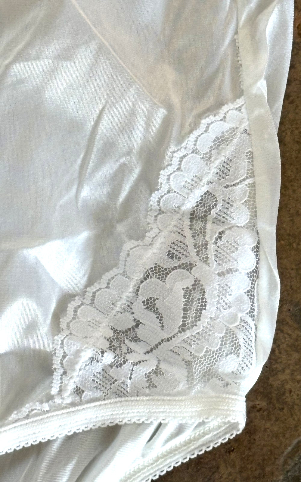 Vanity Fair 9/2XL Lace Hip White SATIN Full Brief Panties #13801 Vintage NWT