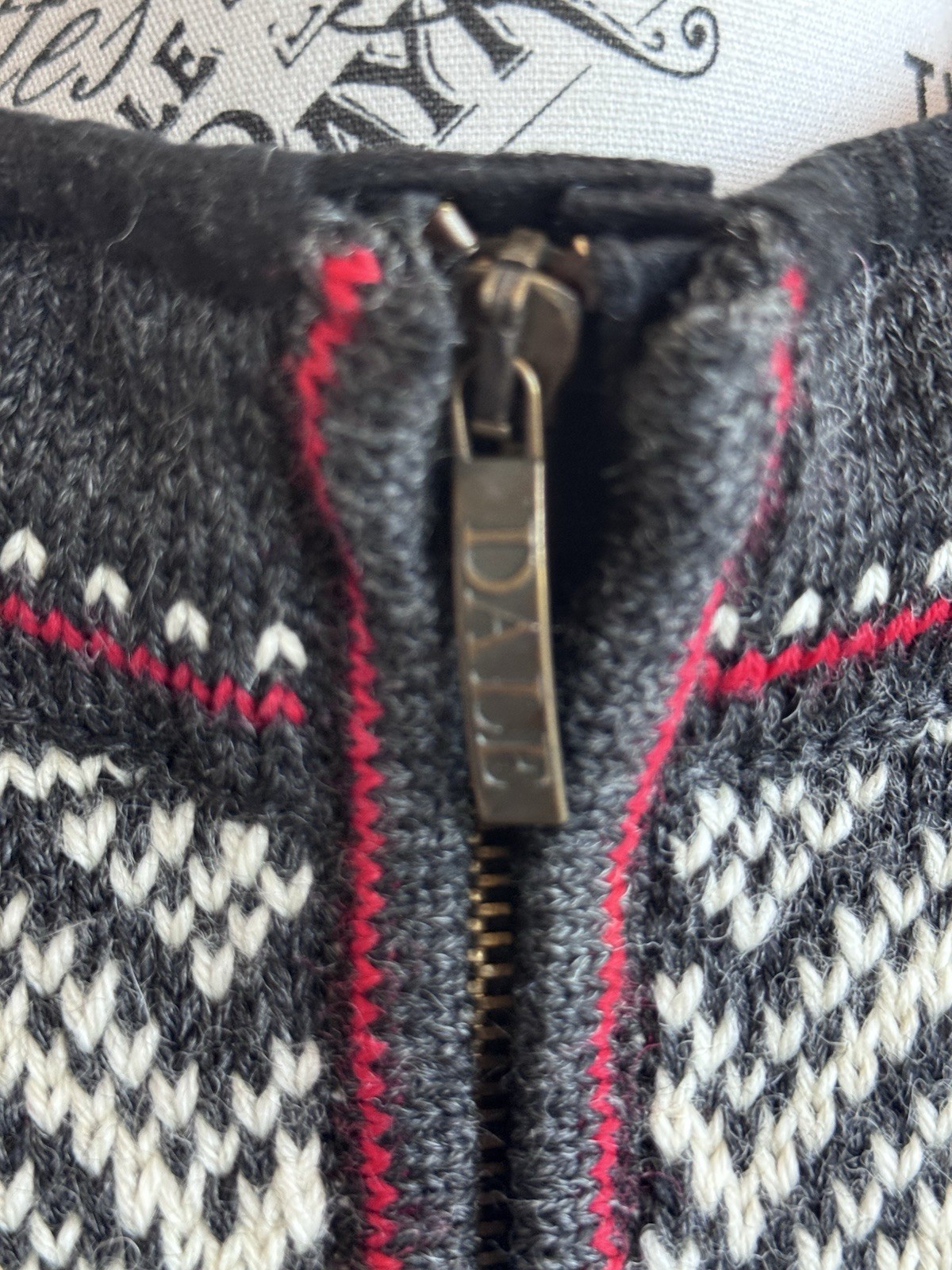 Dale of Norway Wool Zip Black Beige Snowflake Red Winter Trim Sweater Jacket L