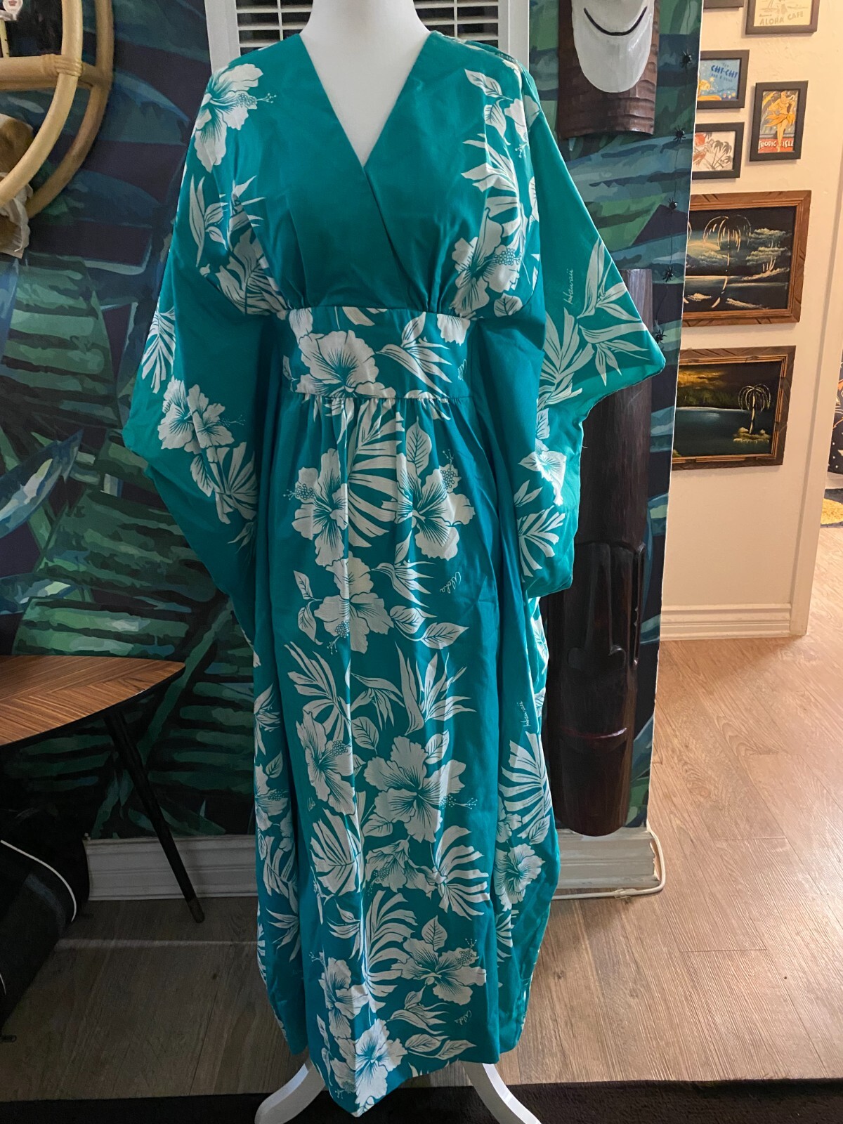 Vintage ROYAL CREATIONS HAWAII Green Hibiscus Mumu Caftan Kaftan Tiki Aloha OS