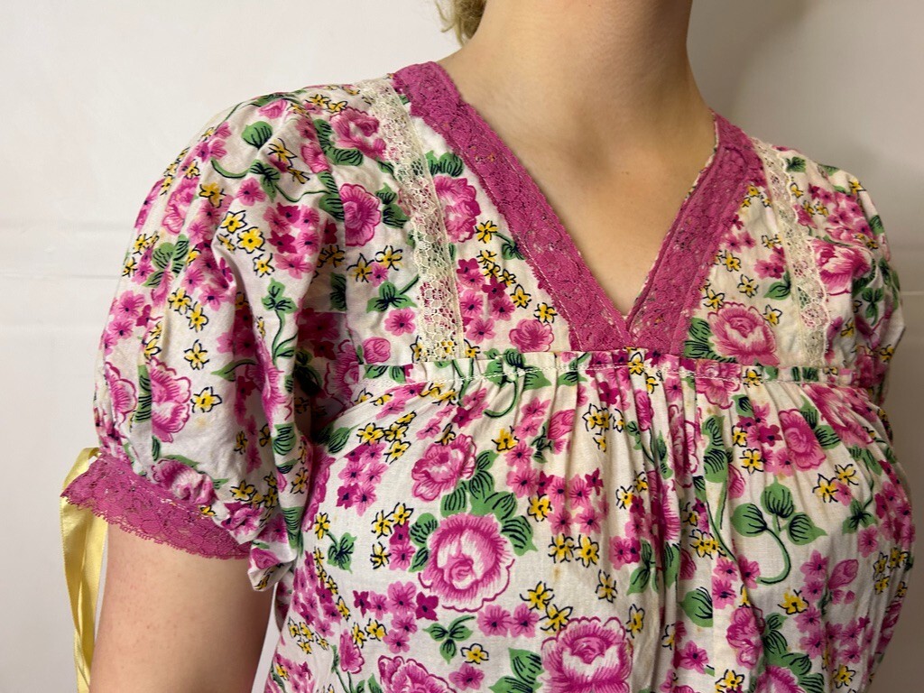 Vintage 1980s Floral Drop Waist Dress Scallop Hem Lace Ribbon Puff Sleeves AU 14