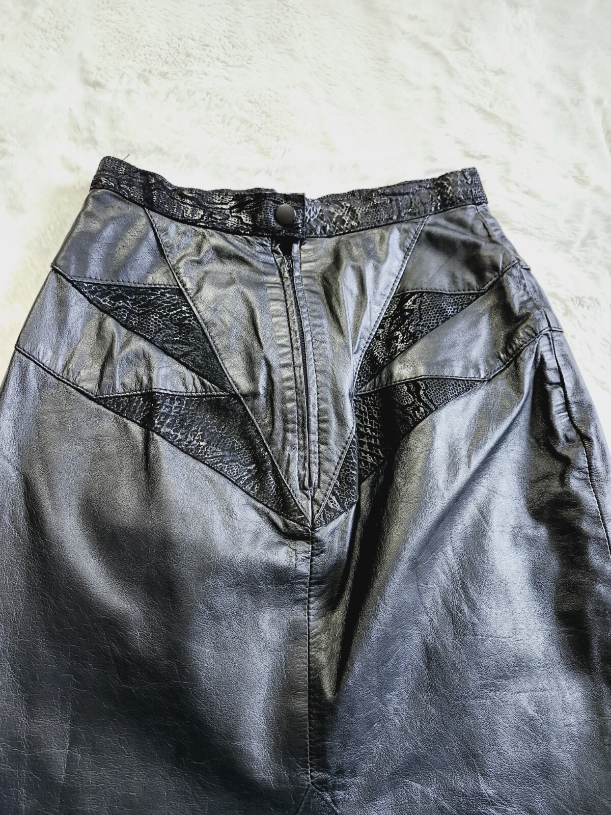 VINTAGE WOMEN’S SIZE 5/6 G-III LEATHER FASHIONS BLACK SKIRT. 80’S