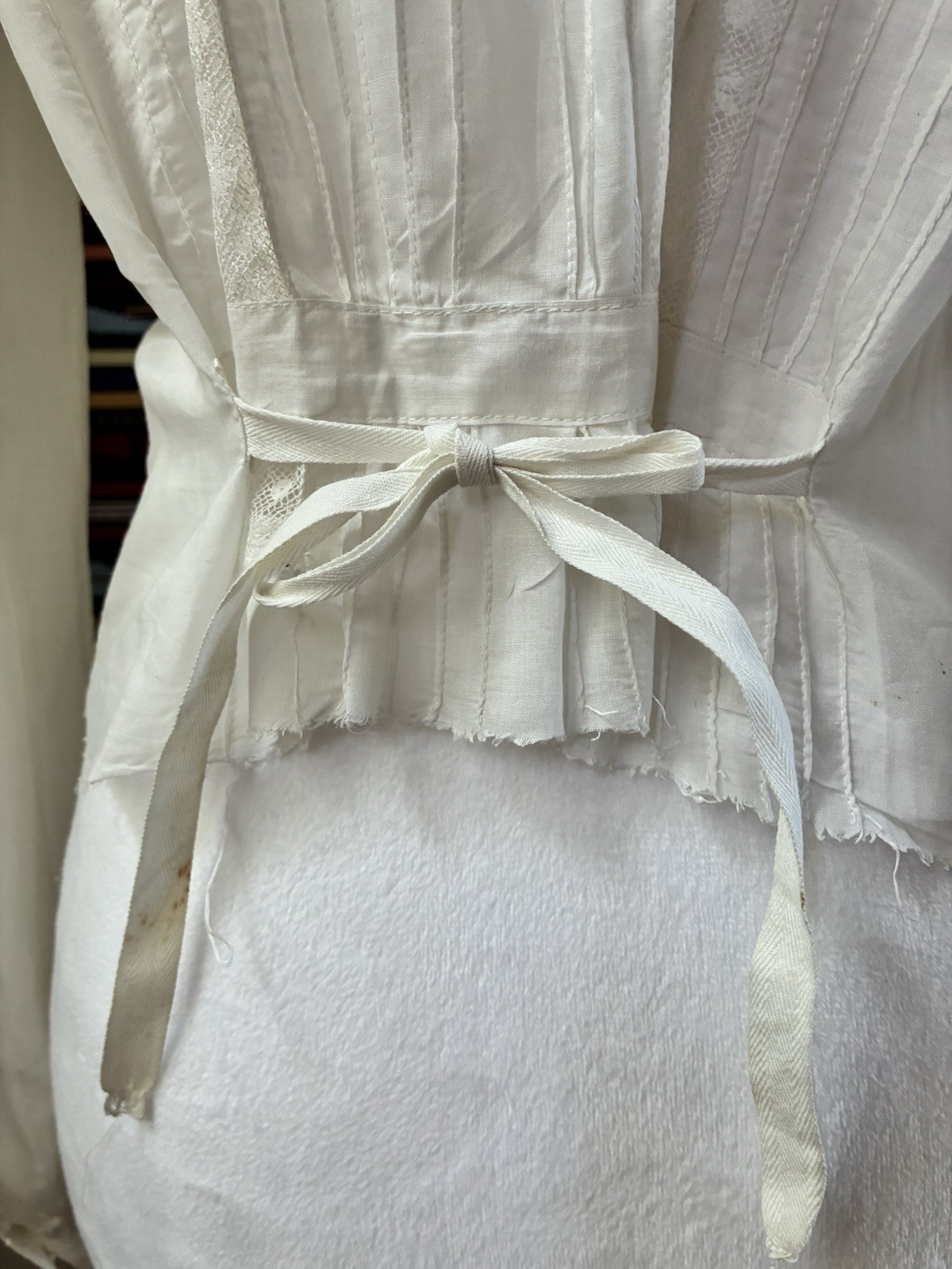 Vintage Handmade 40s White Pintuck Lace Button Up Blouse Top Size M