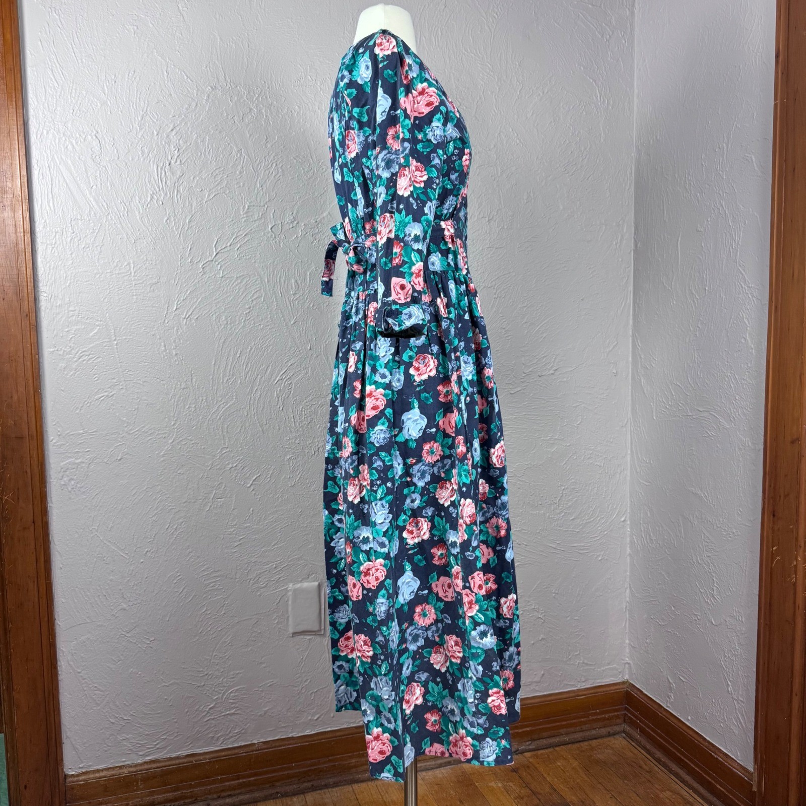 Vintage 80s fitted blue floral dress sweetheart neckline size medium 80s prom