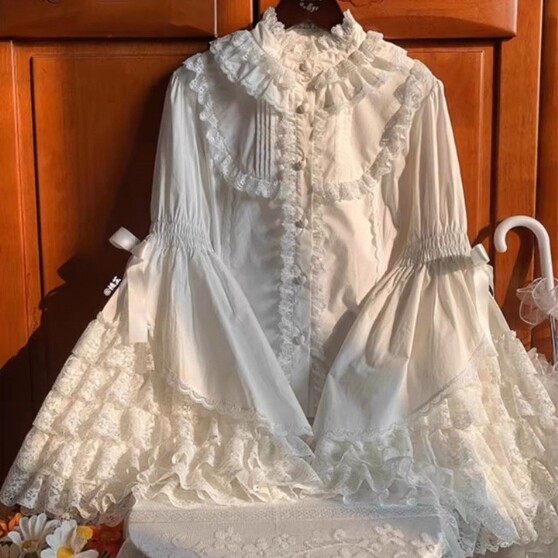 Vintage White Lace Temperament Top Shirt Button Flared Sleeve Shirt
