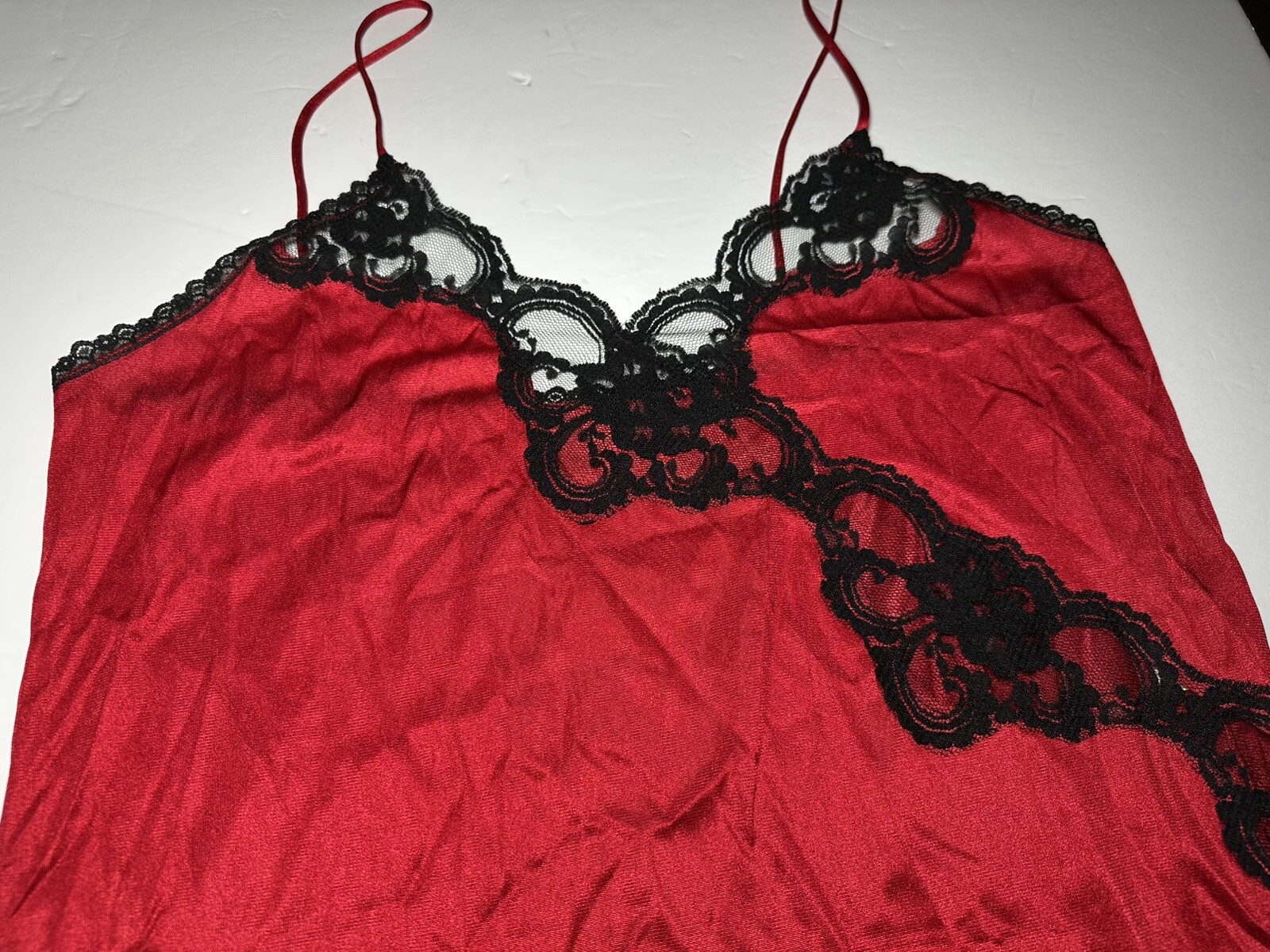 VTG Private Treasure AVON Night Gown & Robe Red Black Silky Lace Lingerie Size M