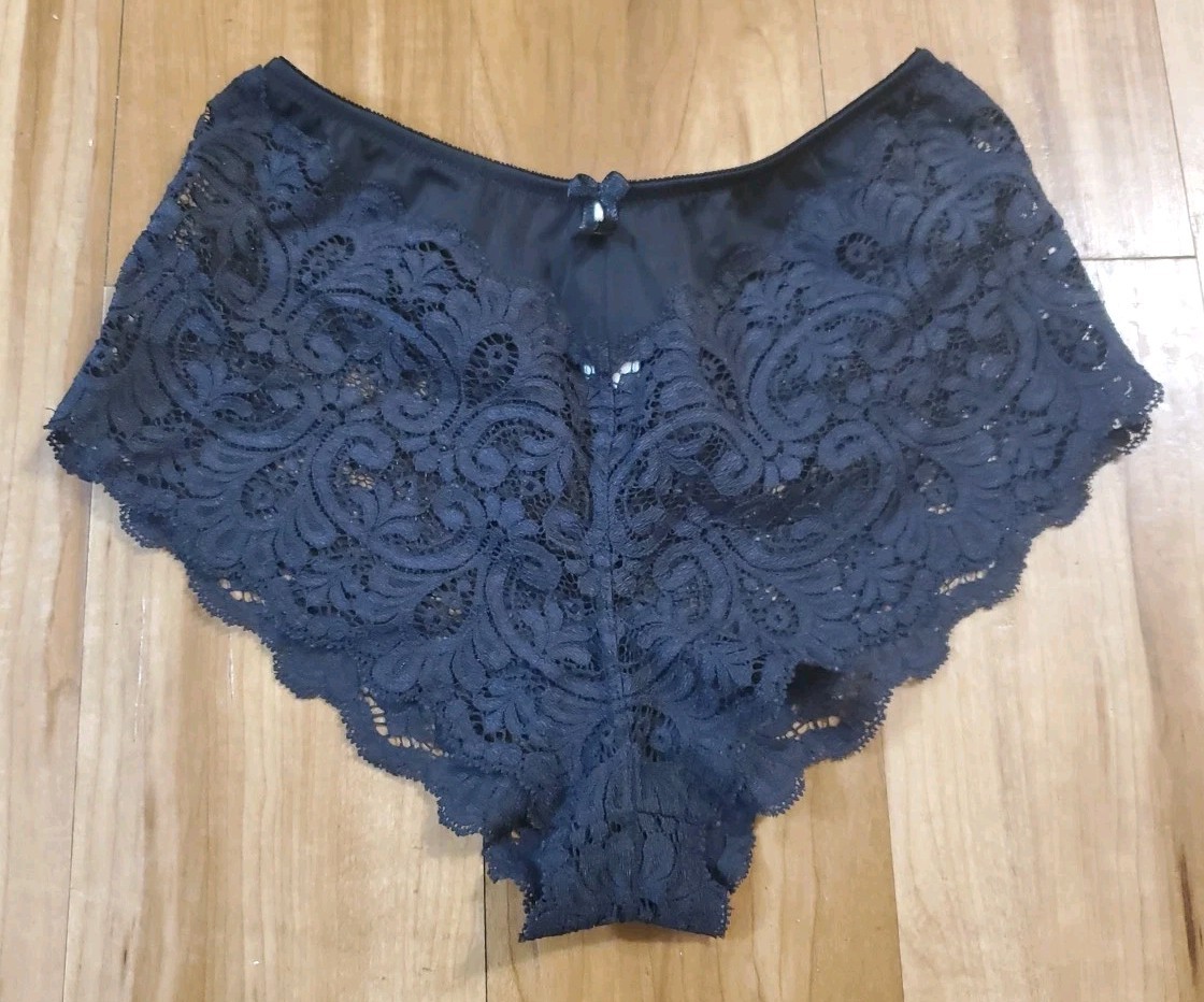 Vtg Leonisa Panties by FREDERICK’S OF HOLLYWOOD Size S Black Lace Second Skin