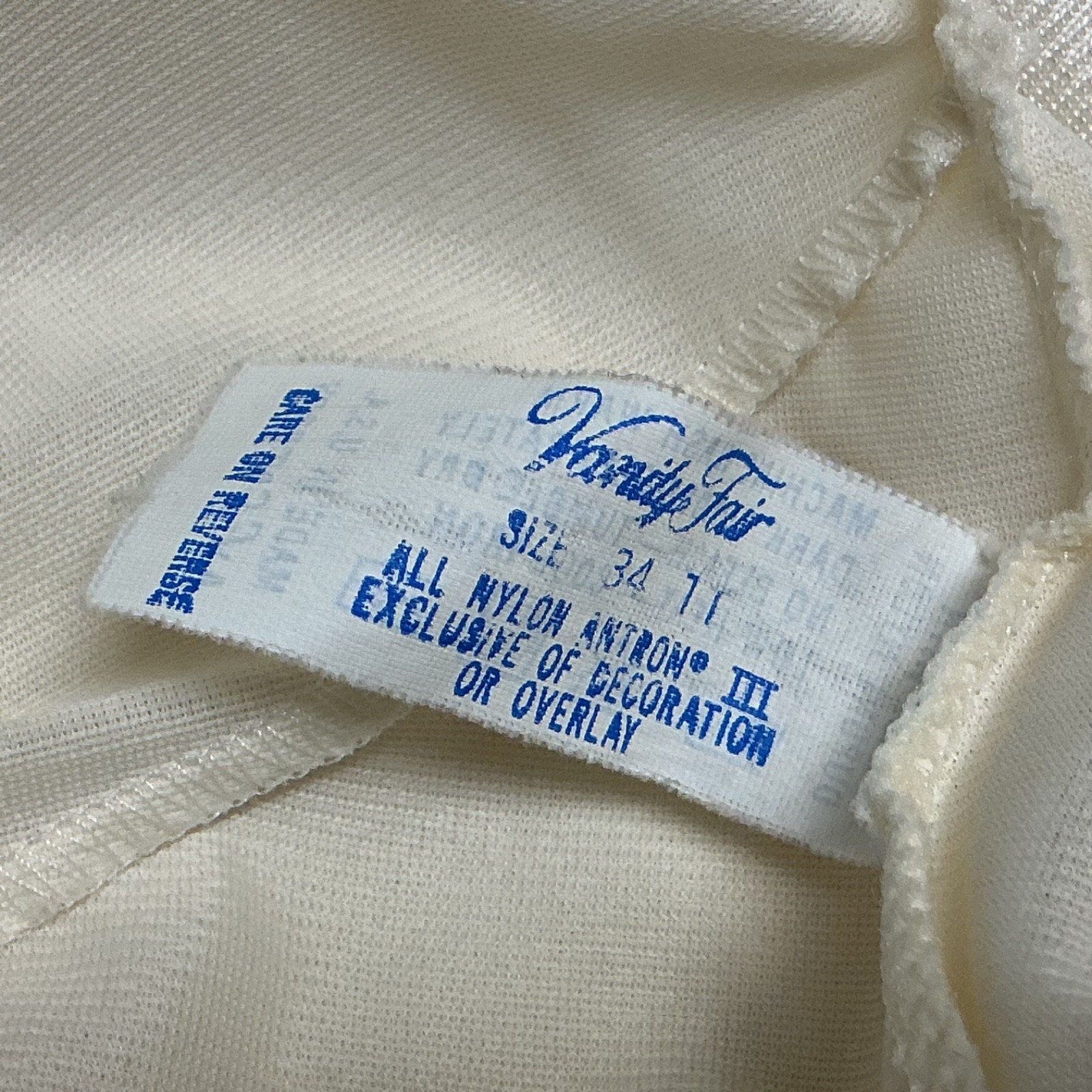 Vanity Fair Nylon & Lace Full Slip Ivory Size 34 T Lingerie Streetwear Vintage