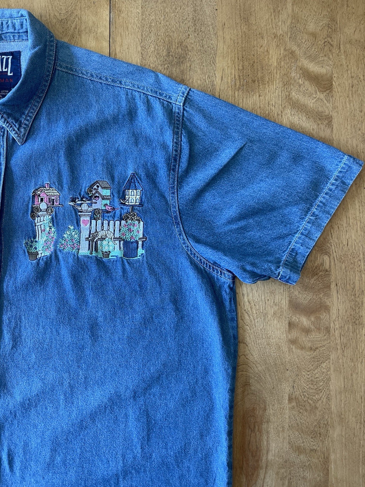 Vintage 90s Quizz Woman Birdhouses Birds Embroidered Denim Button Shirt Large
