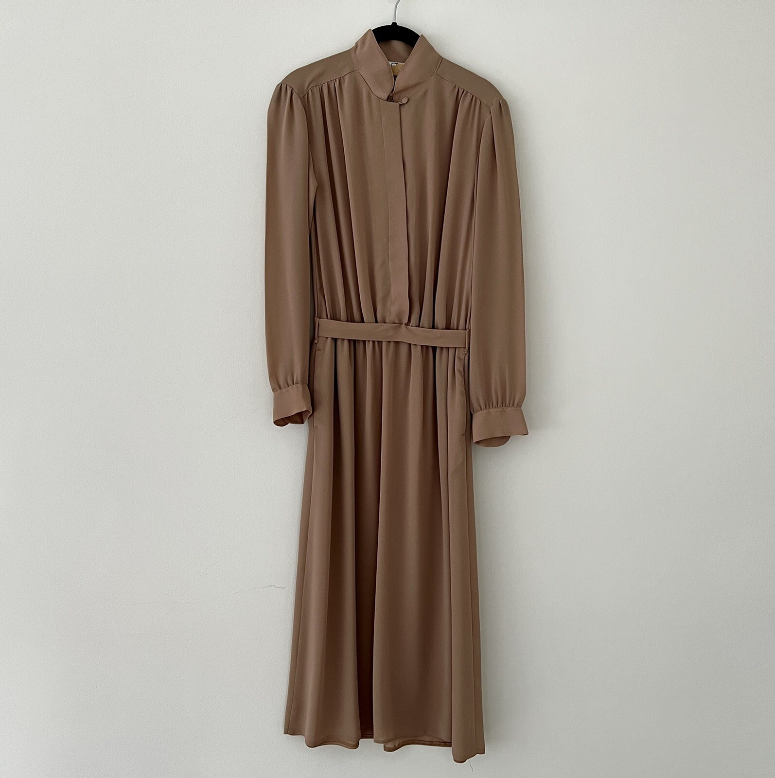 Light Brown Light Weight Long Sleeve Mid Length Vintage 70s/80s Dress