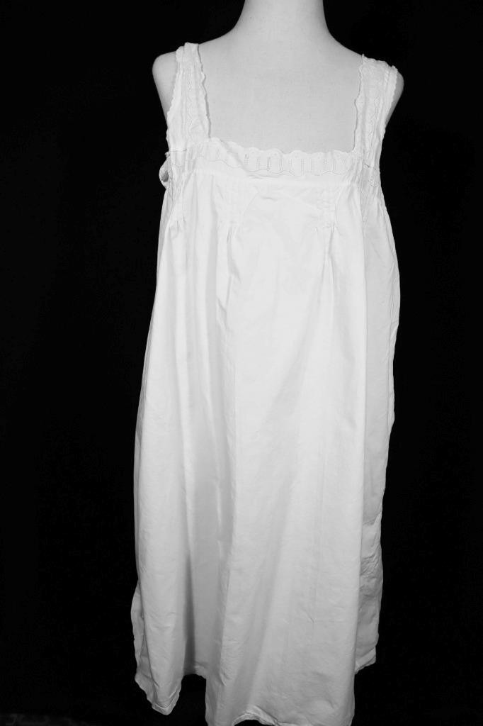 Antique 1920’s-1930’s French White Cotton Night Gown Plus Size Good Condition