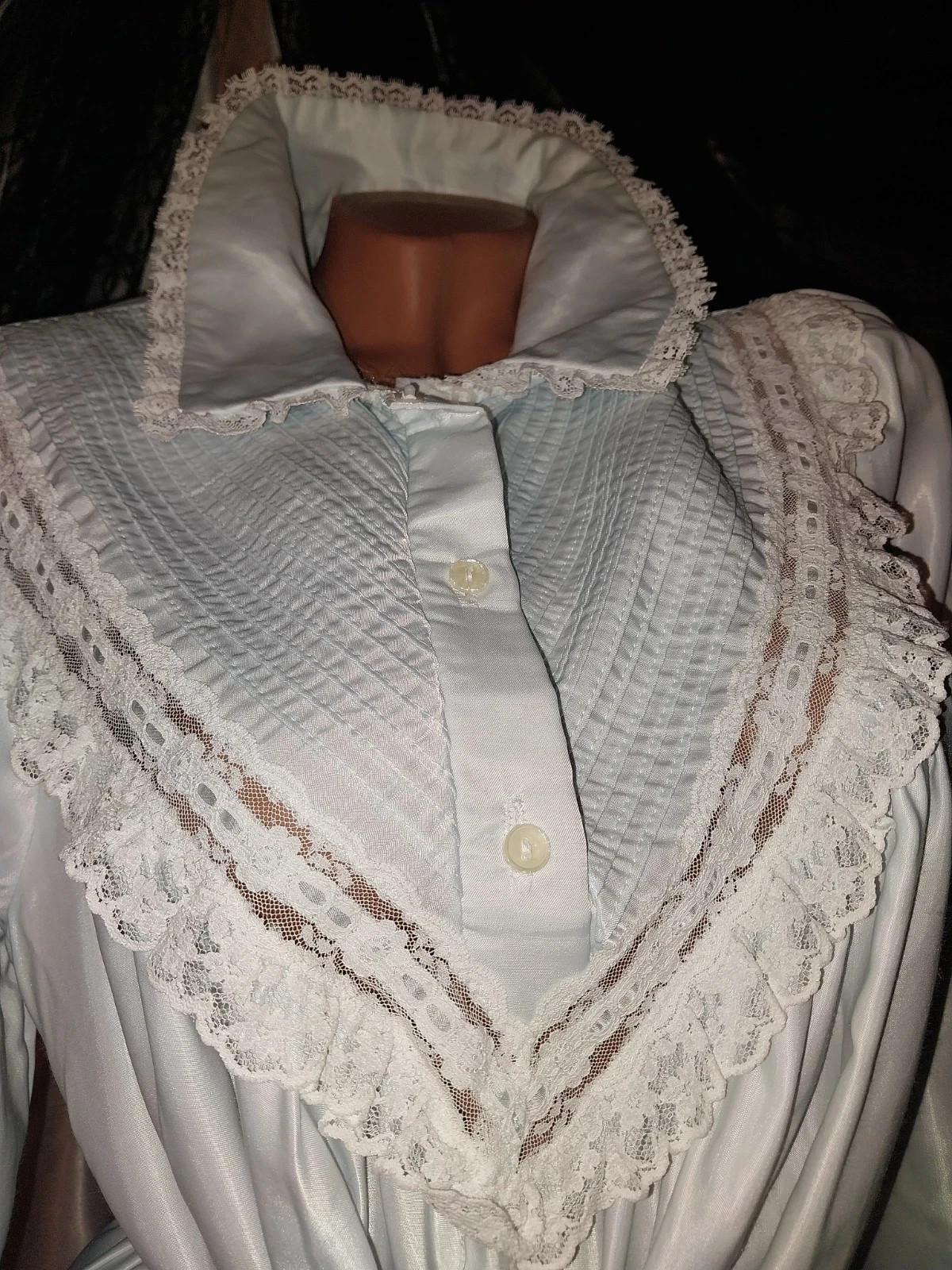 VTG SATIN Shiny pintuck Anastasia Coquette Cottagecore Nightgown Poets 40 42