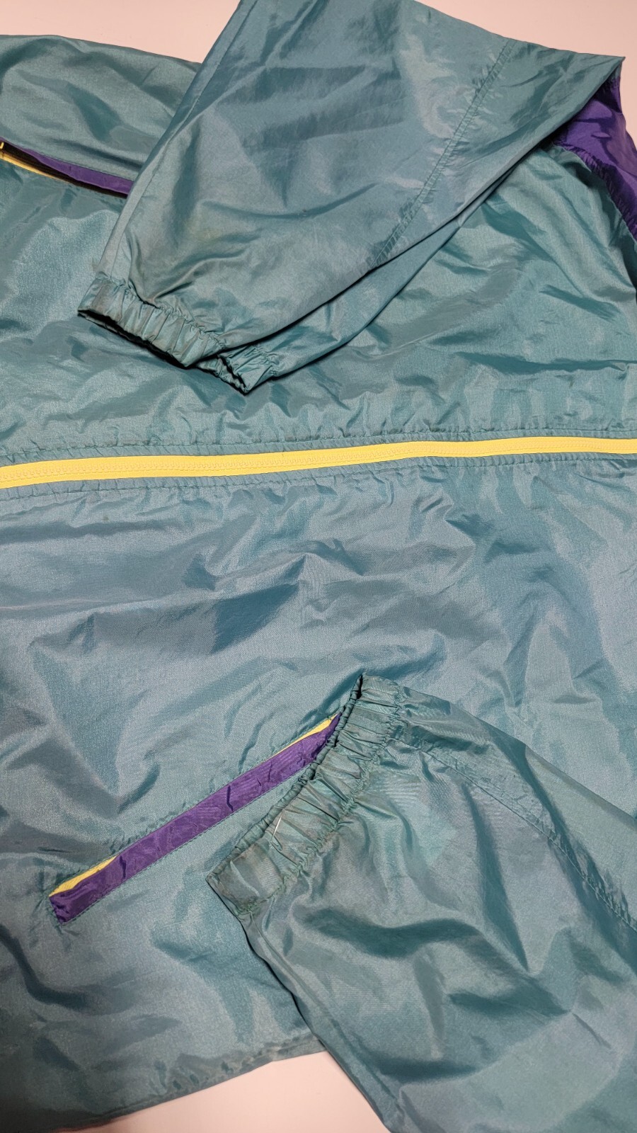 VINTAGE Women’s Oshkosh Hoodie Windbreaker Green Jacket 100% Nylon Size XL