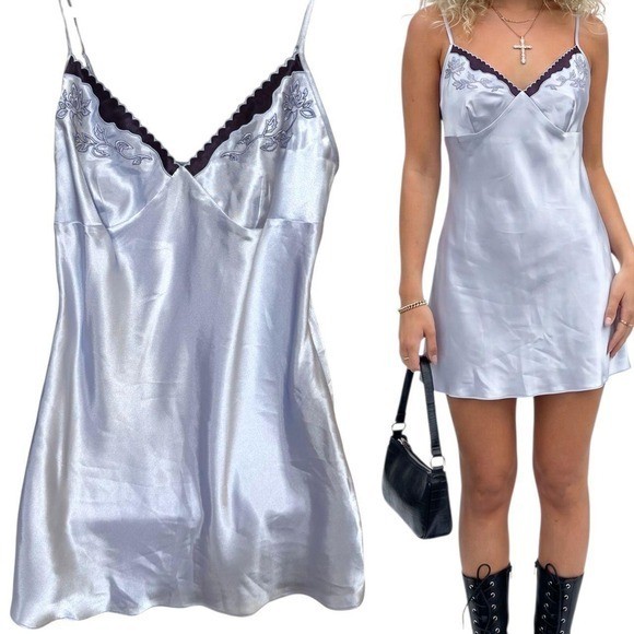 Stunning 90s vintage Jones New York icy blue embroidered mini slip dress M