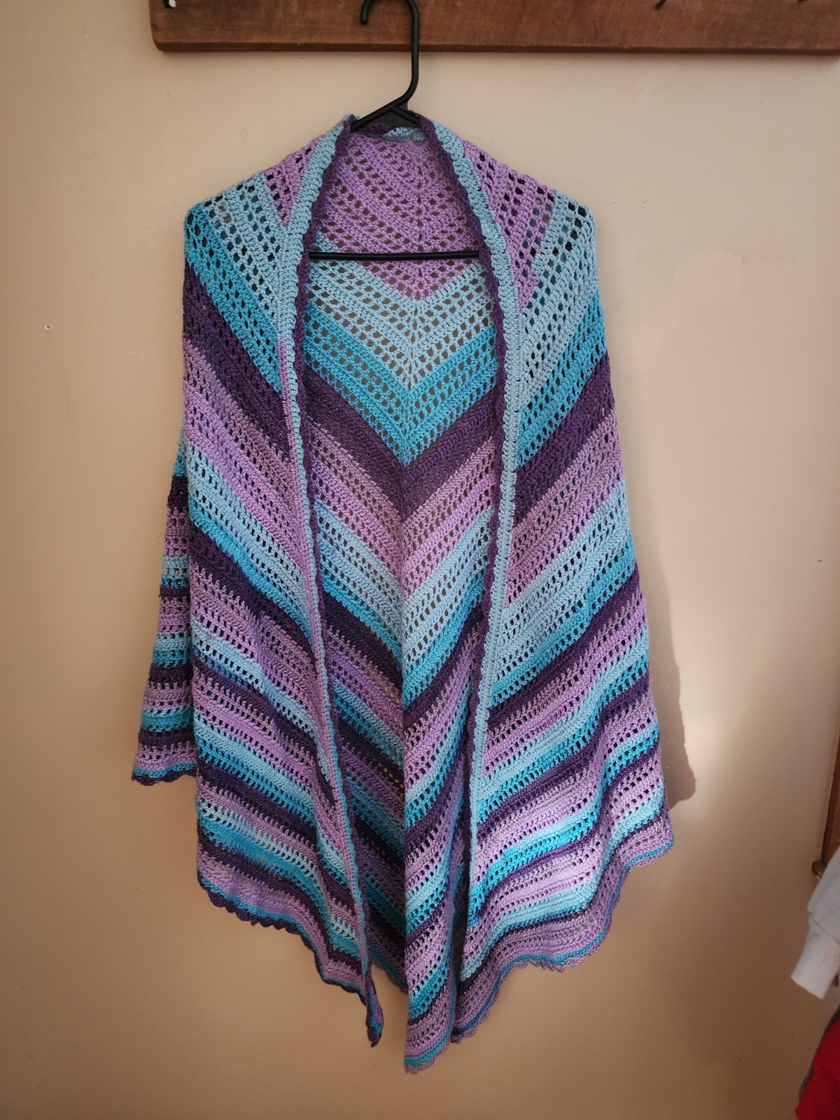 Womens Boho Vtg. Crocheted knit Handmade Shaw/Wrap Granny Core Hippie Flare