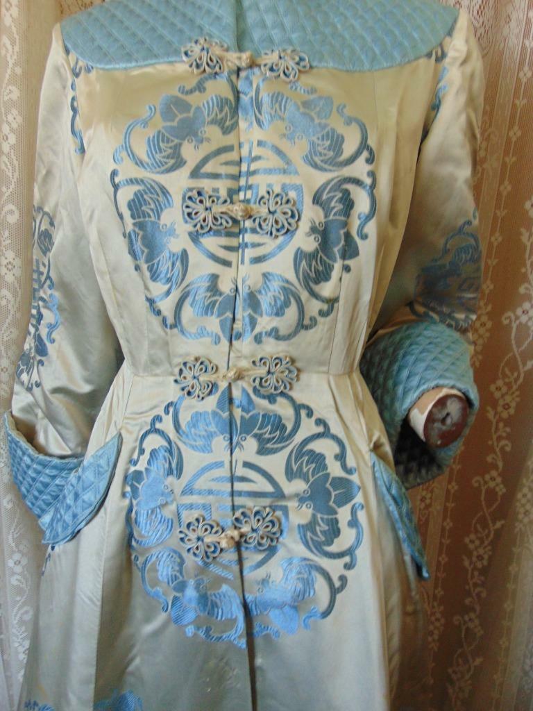 VTG 40s Ying Tai Co ORIENTAL FITTED SILK SATIN DRESSING GOWN ROBE W BATS 27W