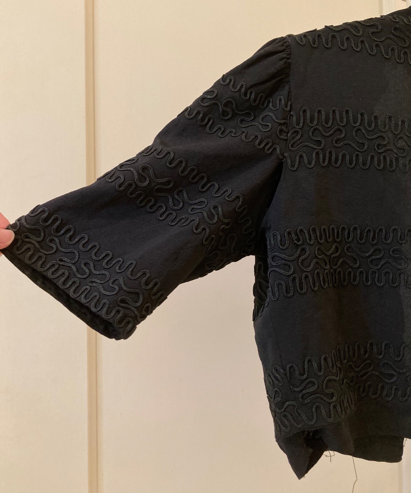 Chic Vintage 1950s Black Bolero Crop Jacket Sz Small w/ tape embellishment
