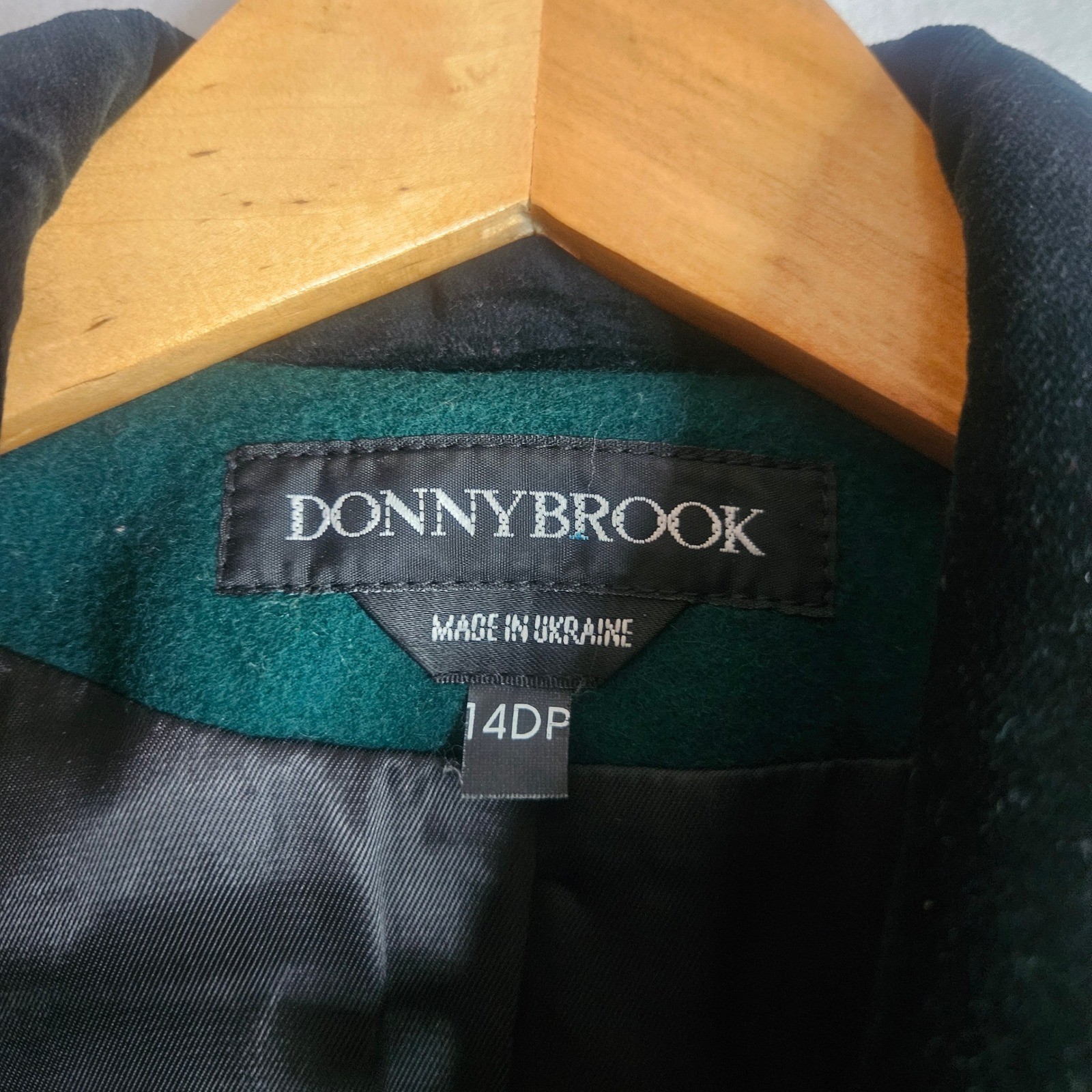 Donnybrook Vtg Emerald Green Wool Coat Velvet Gold Button 14DP 90s Ukraine