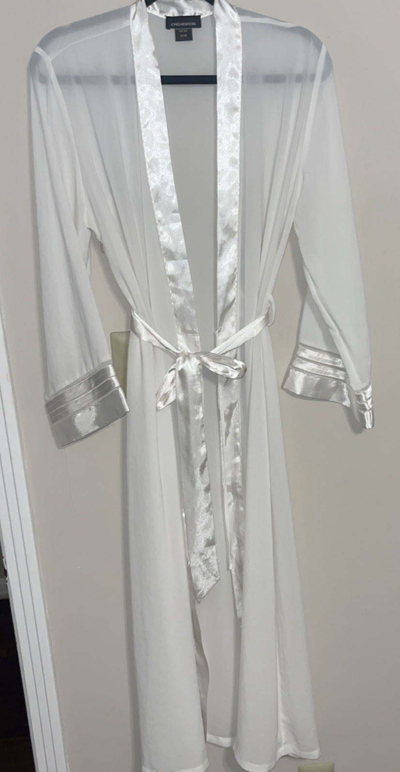 Jones New York White Satin Polyester Long Wrap Gown Women’s Size S/M