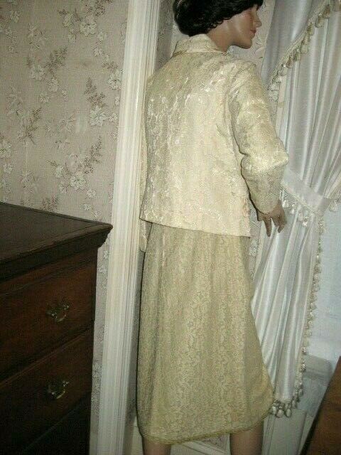 VINTAGE 1960s FANCY CREAM LACE/SATIN LINED JACKET – GORGEOUS RHINESTONE BUTTONS