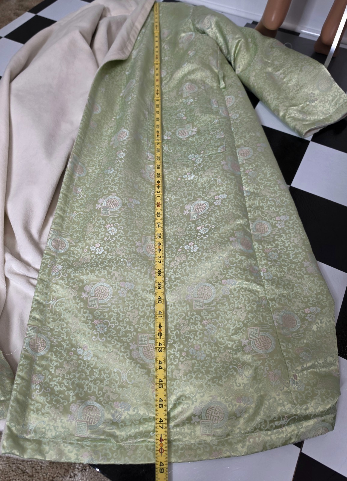 VTG Sage Green Asian Inspired Silky Satin Brocade Fleece Lined Robe Housecoat