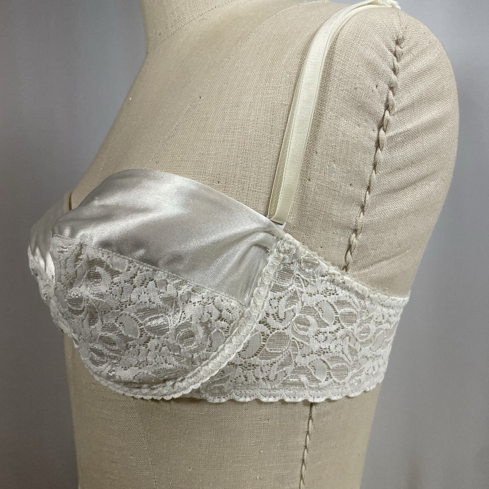 VTG Maidenform 36C Satin & Lace RENDEZVOUS Convertible Underwire Bra #8355