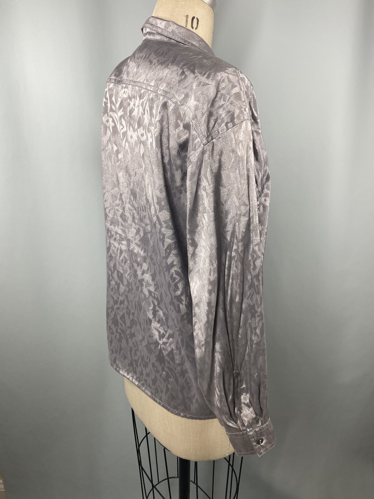 CHAUS Silver Jacquard Blouse Women SIZE MEDIUM gray 80s 90s rayon