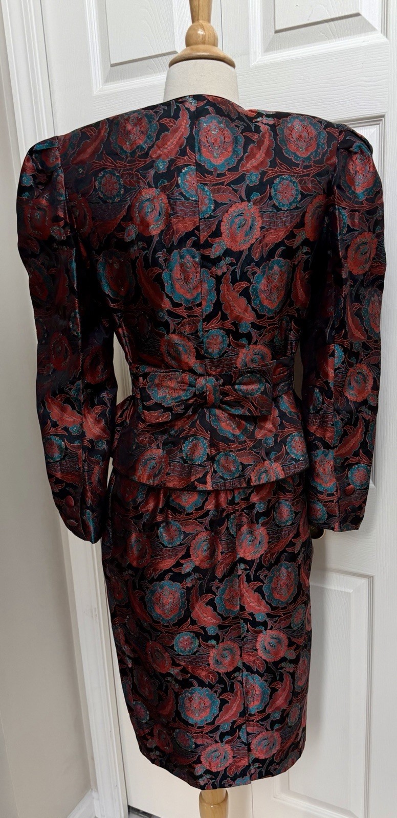 Vintage 80s Jill Richards SZ 8 Nipped Waist Brocade Suit Puff Sleeve Back Bow
