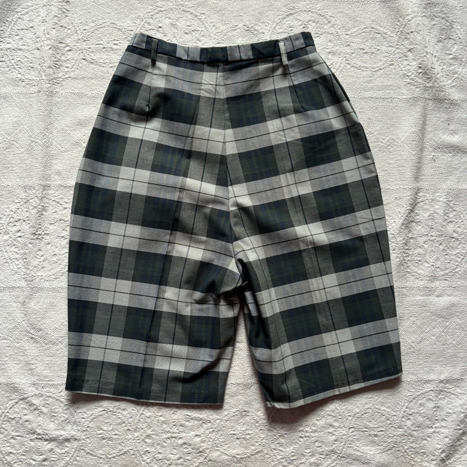 Vintage 1960s Green & Gray Plaid Shorts 24 Waist