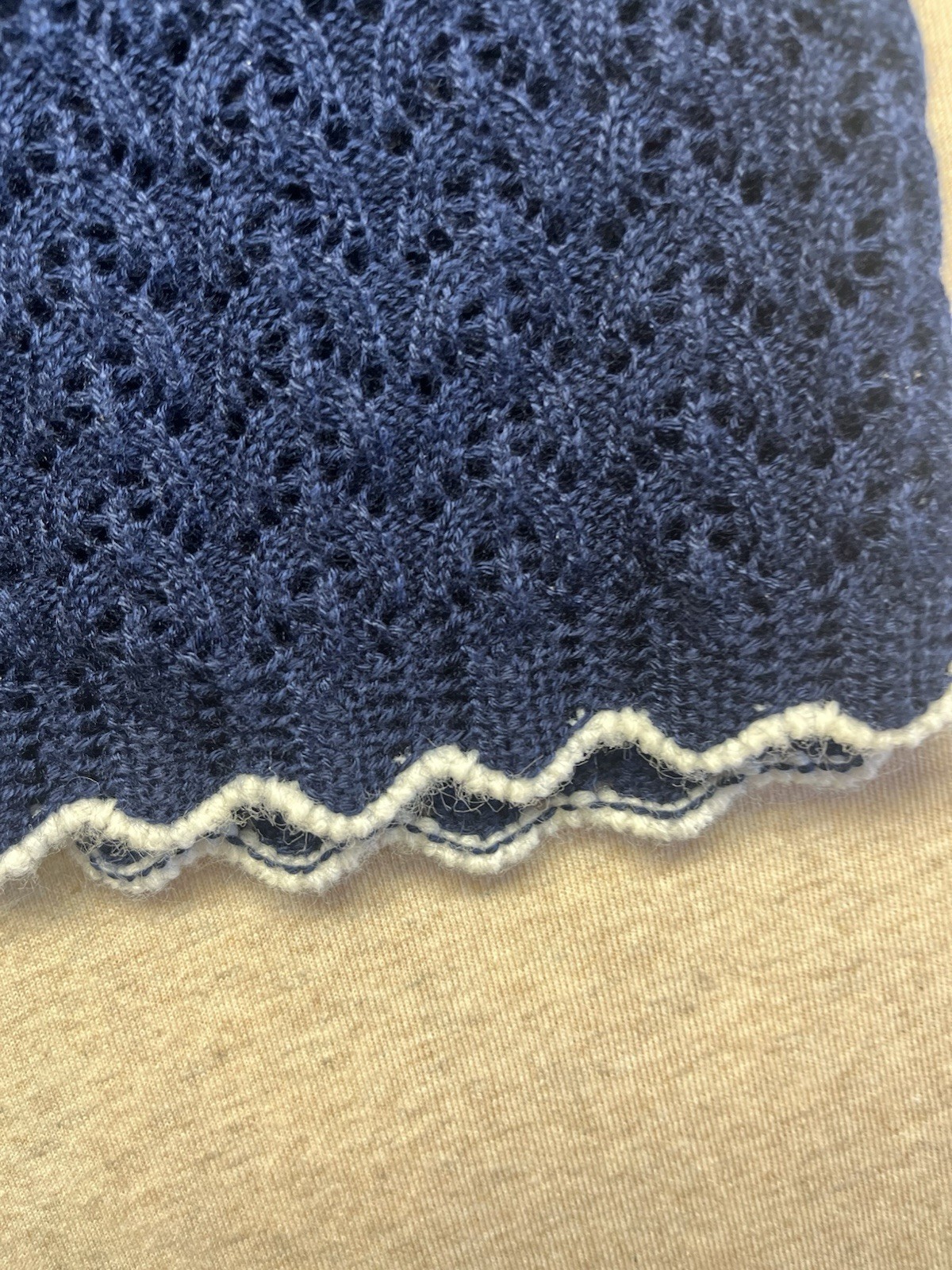 1960/70s Women’s Blu & Wht Sleeveless Knit Sweater