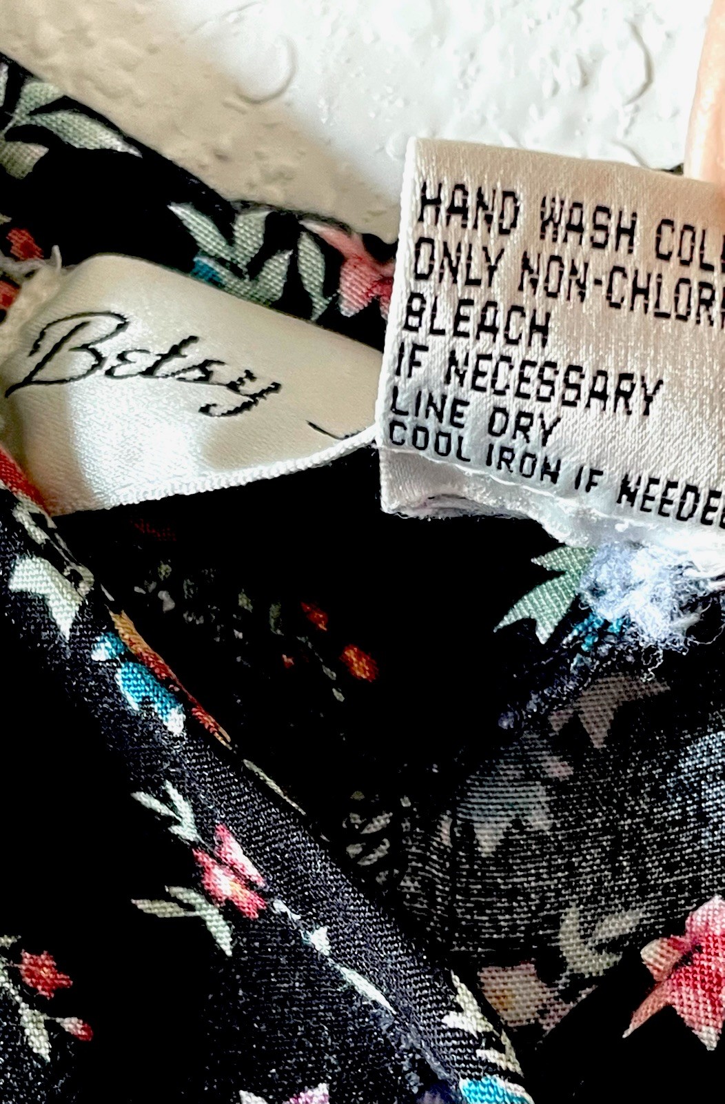 Vintage 90’s Betsy Lauren Black Floral Rayon Jumper Dress Size L