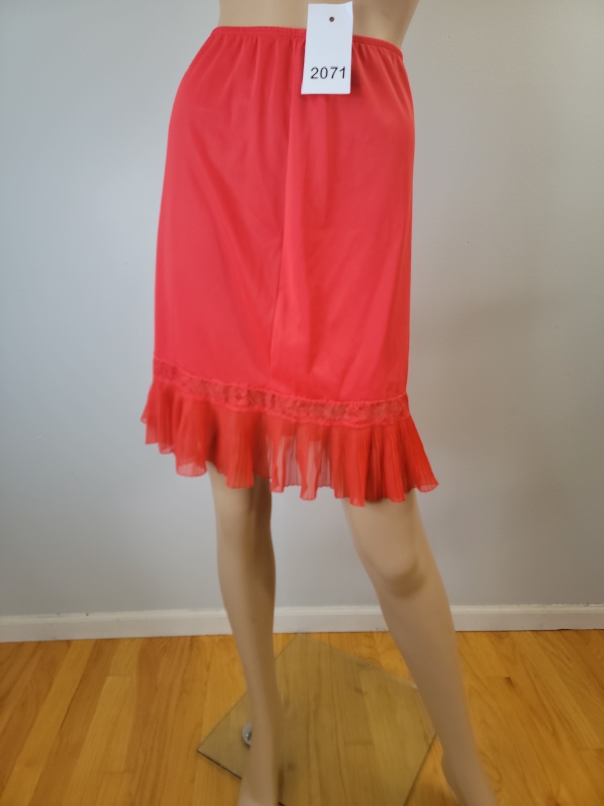 Vintage Charmode All Nylon Red Pillowtab Half Slip Pleat/lace Det. Size Small