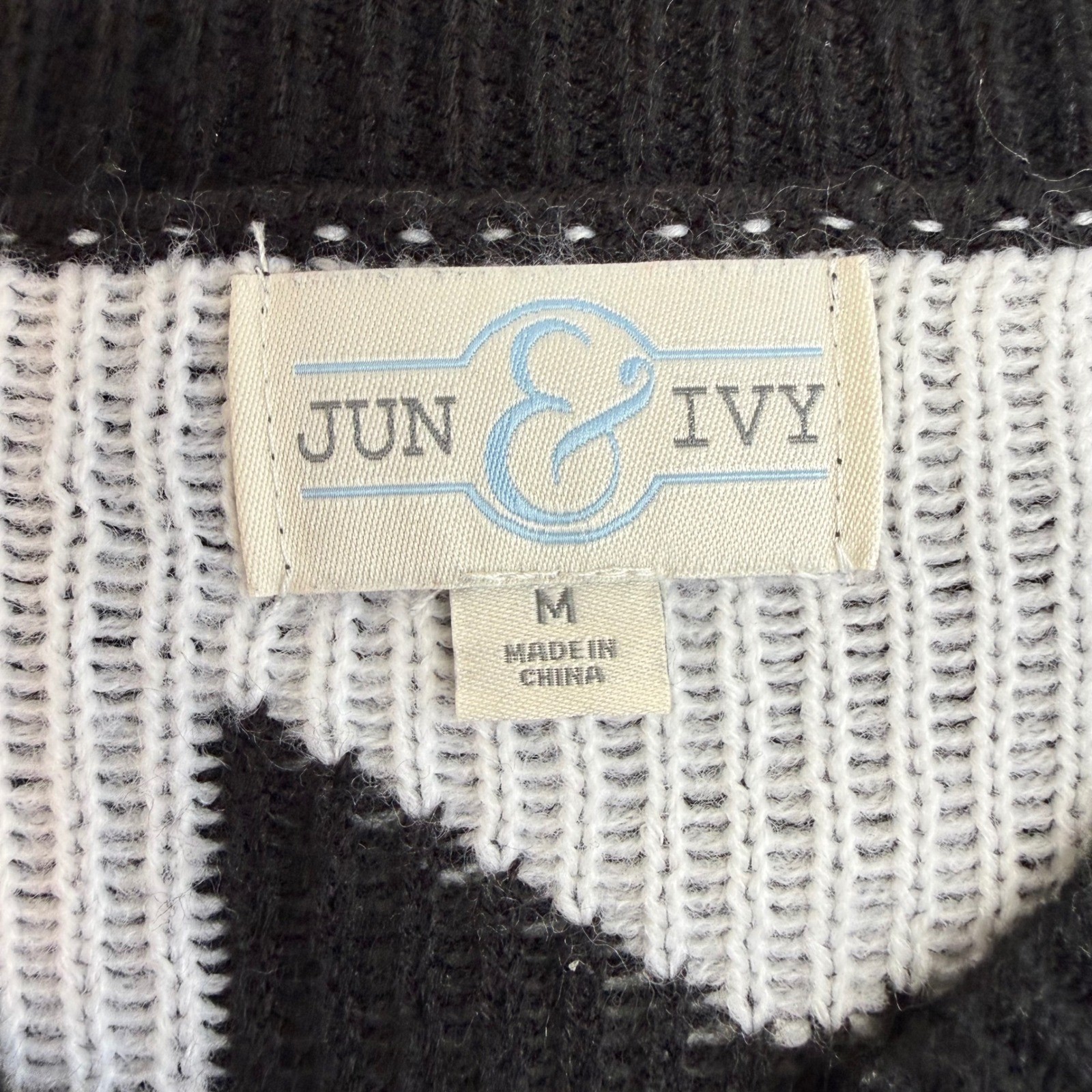 Jun & Ivy Medium Star Print V Neck Top Black White Lightweight Knit Fairy Grunge