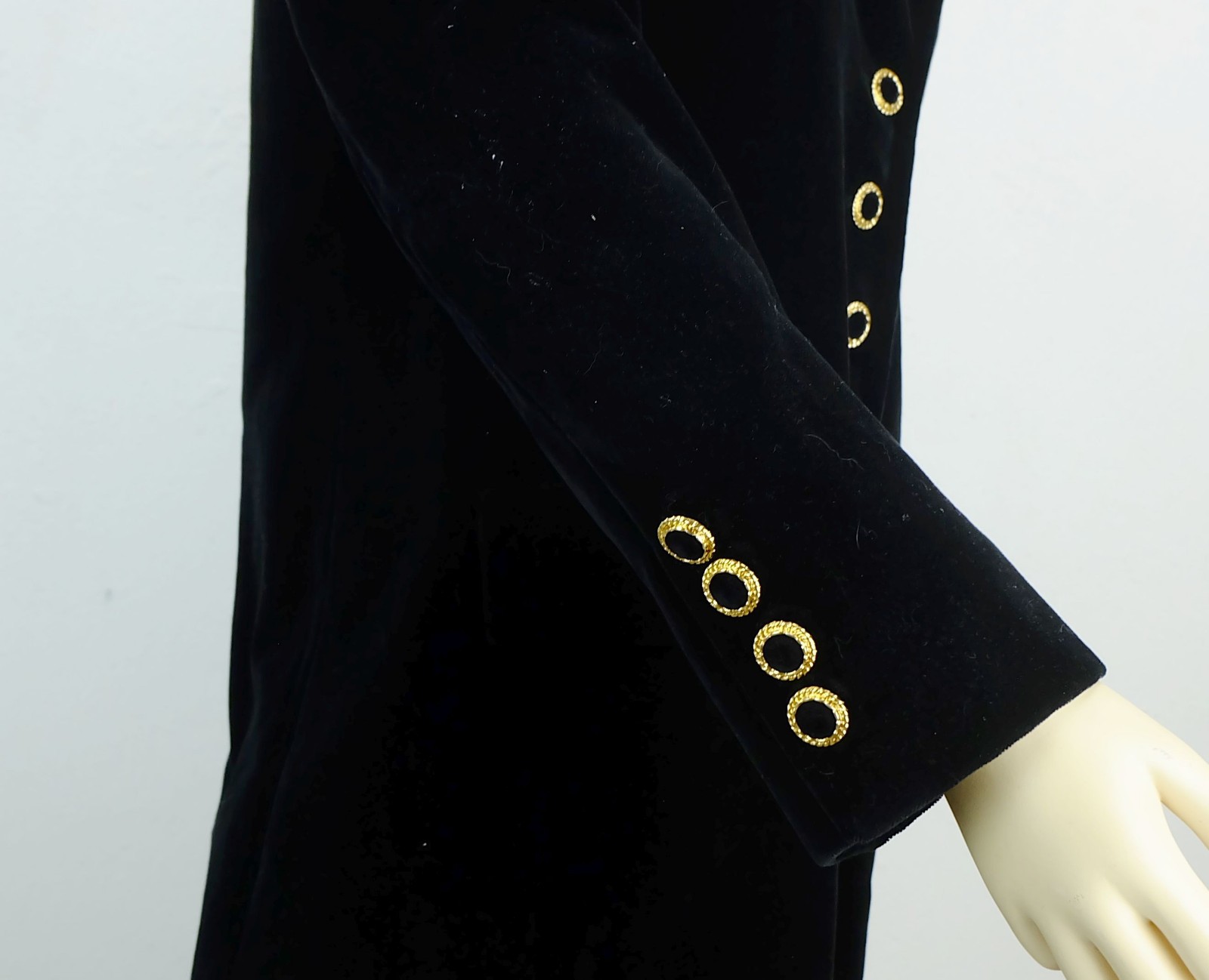 long black vintage VELVET BLAZER with gold buttons size 38 your sixth sense