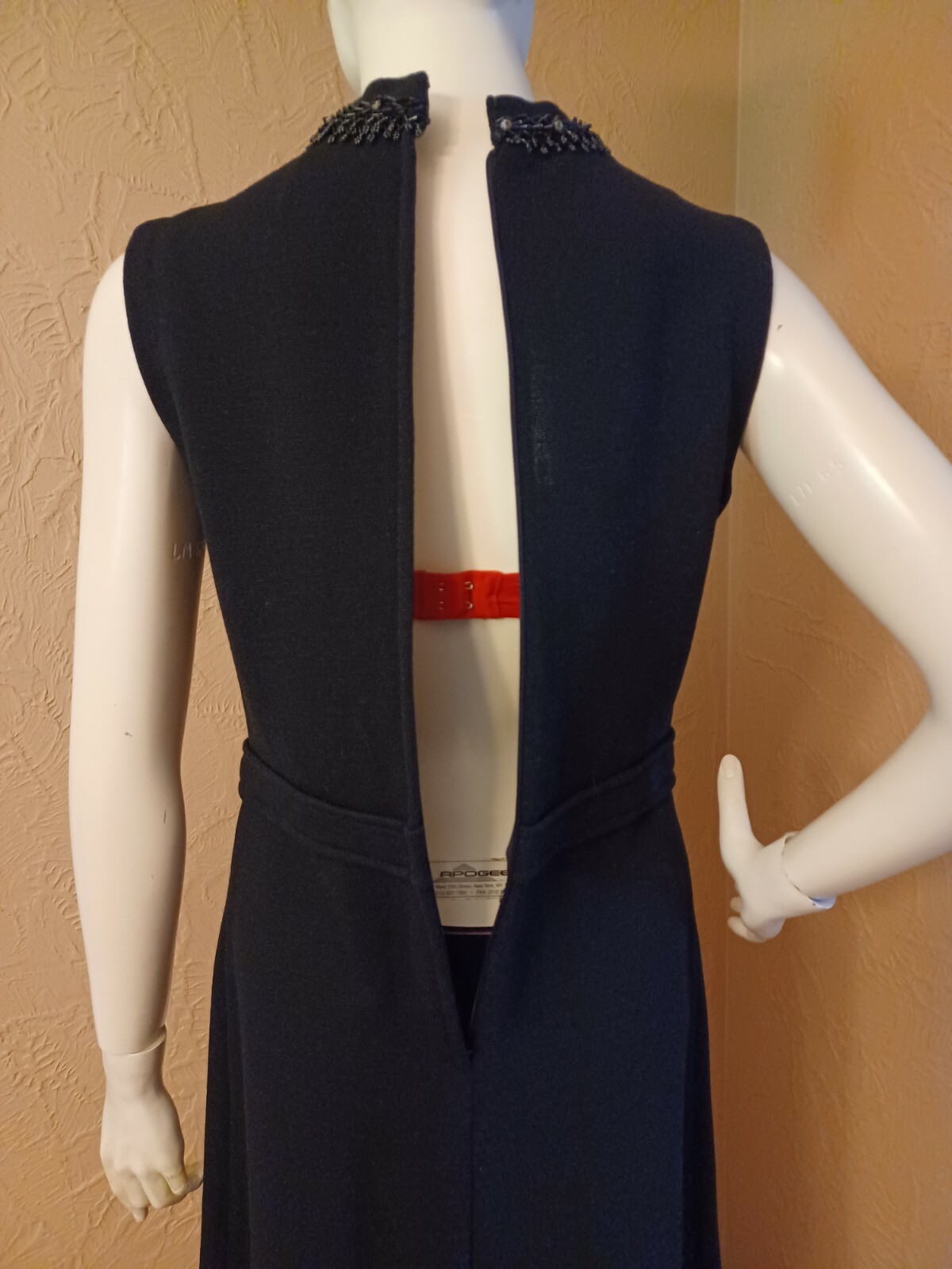 VTG 1960’s „Imperial” made in Hong Kong Black Wool with Beaded Neckline Dress 12
