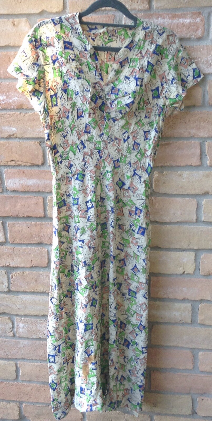 VTG 40s Multicolor Print Dress Sz S? 36″-38″B 26″ W 36″ H 48″ L