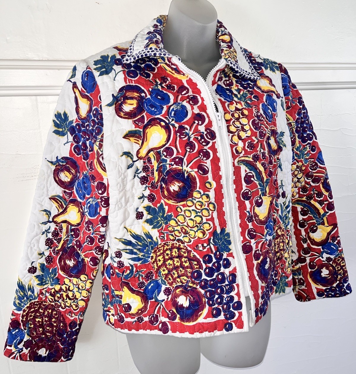 Vintage MARKET STREET QUILTS Karen Carns Handmade Fruit Quilt Bomber Jacket S/M