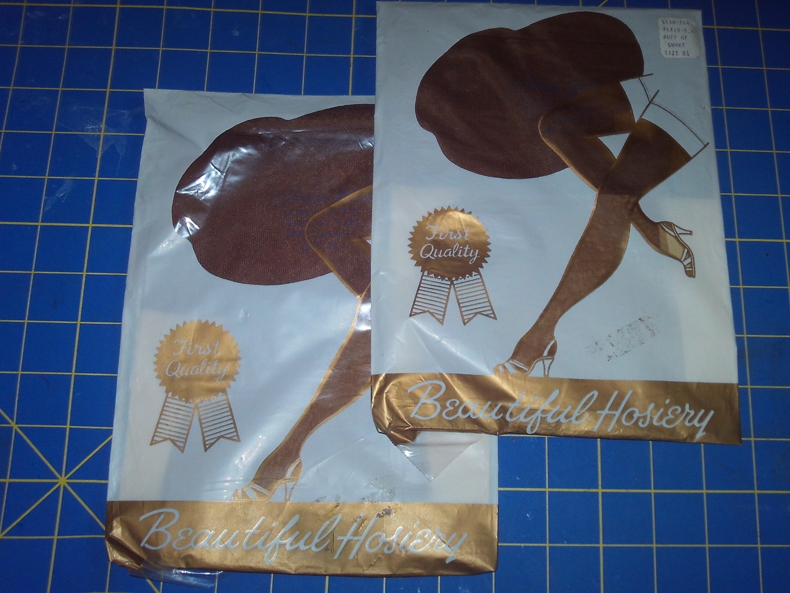 VTG Seamless Sheers GARTER NYLON STOCKINGS „Puff of Smoke” Size 8.5, Two Pair!