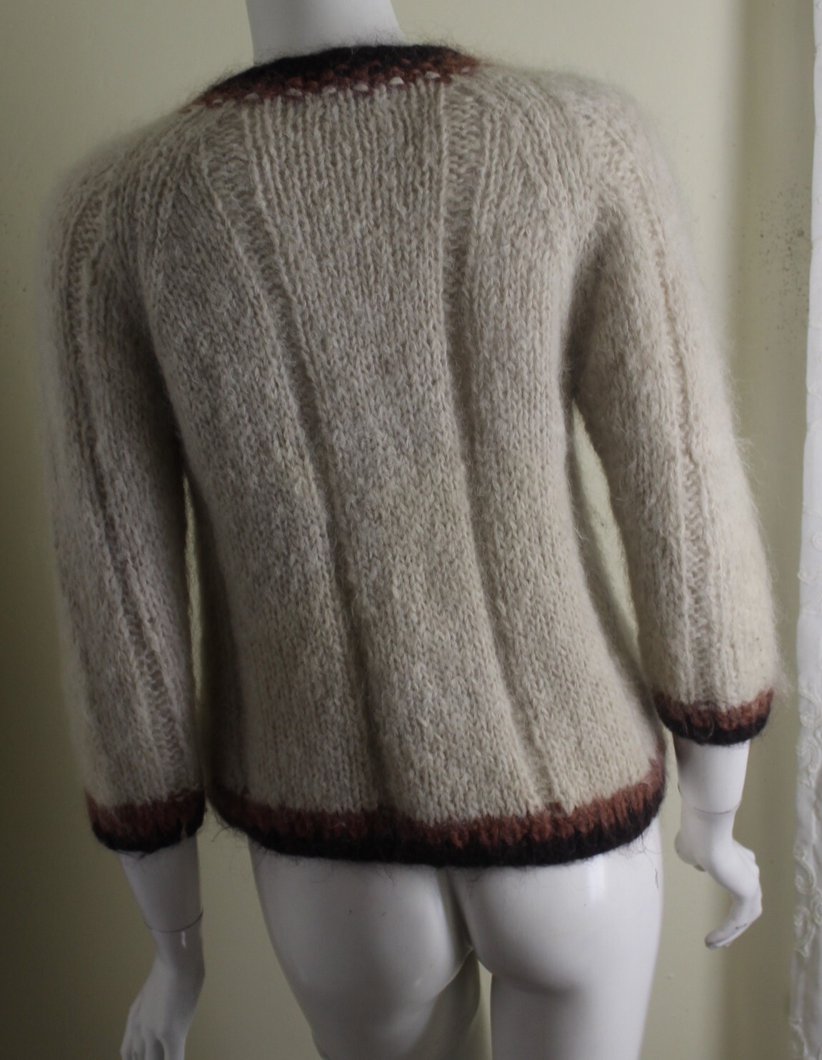 Vintage 1970s 60s Famelia Italian Mohair Gray Hand-Knit Chunky Cardigan Sweater