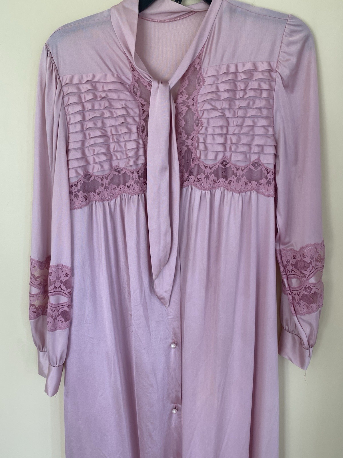 VTG Lily Of France Pink Nylon Robe Lace Accordion Pleating Necktie Large