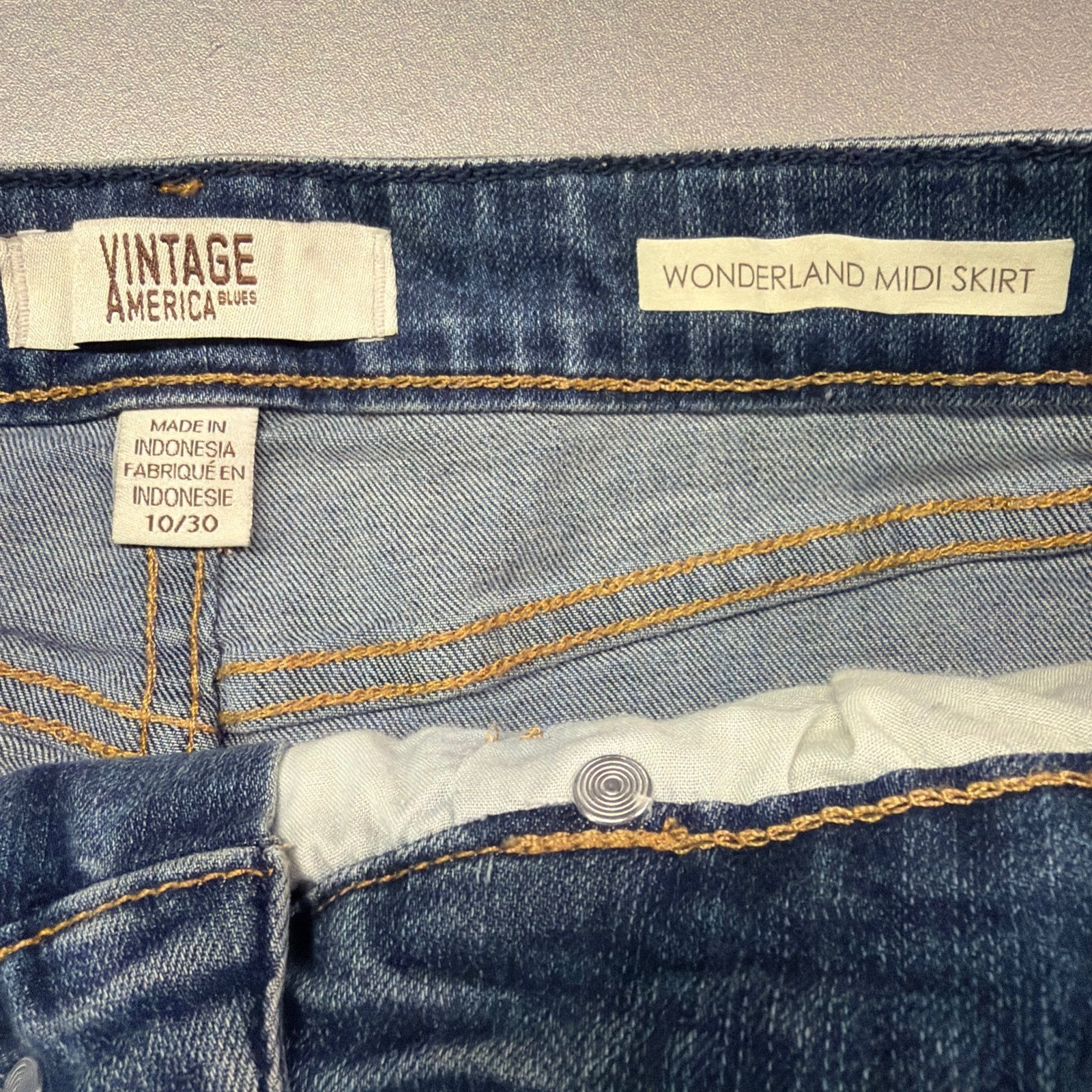Vintage America Blues Wonderland Midi Denim Skirt Size 10 Blue Stretch FrayedHem