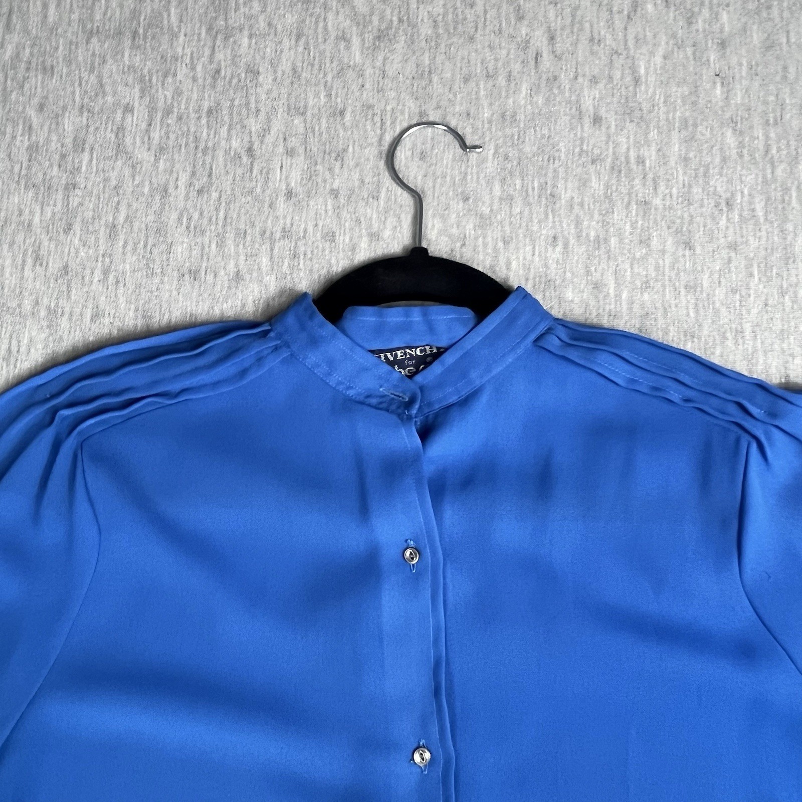 Vintage Givenchy For Chesa Mother Of Pearl Button Up Blouse Blue Size 6 Pleated
