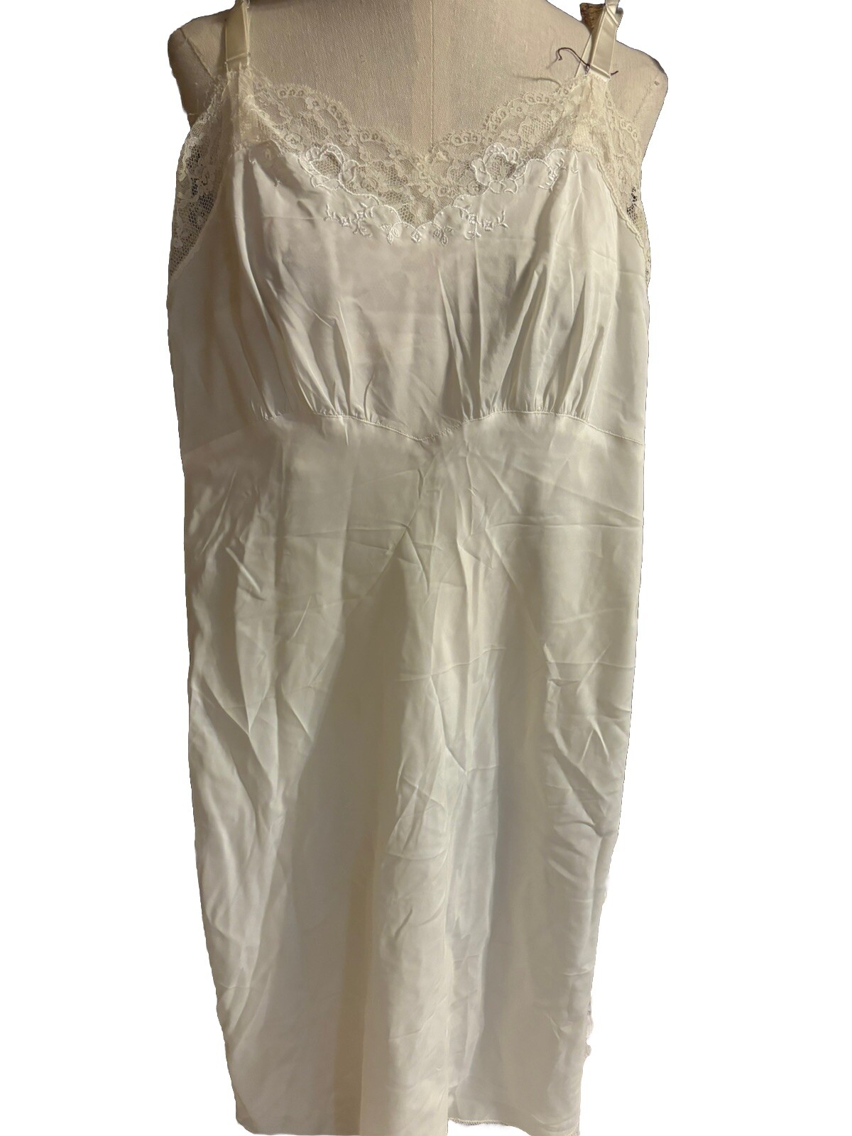 Vtg Barbizon White Lace Crepe Remarque Slip Sz 34