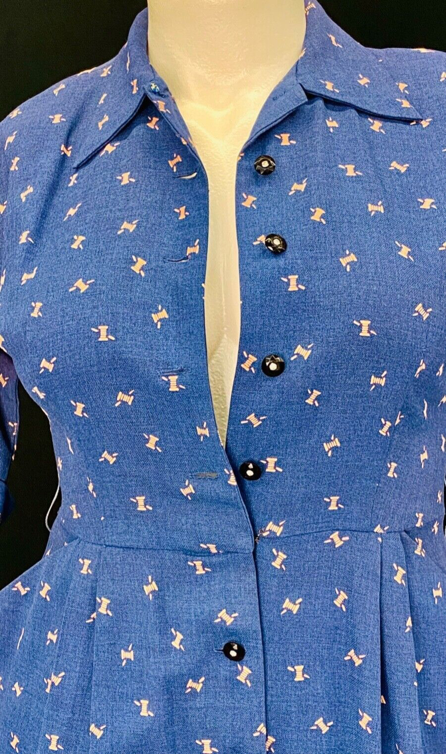 Vintage 1940s blue linen dress novelty print thread needle wiggle short sleeve L