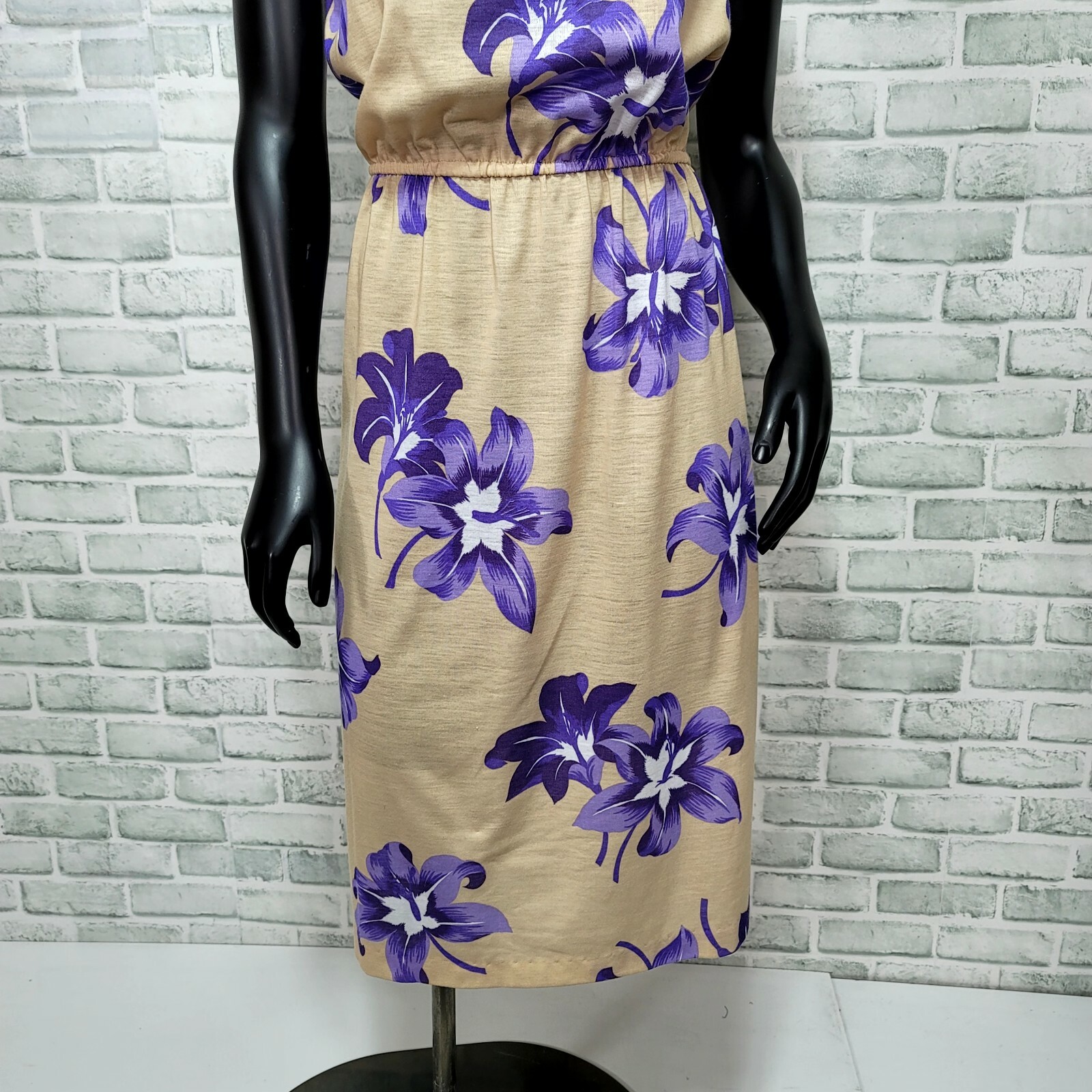 Vintage 70s 80s Sally Lou M/L Beige Purple Tropical Floral Sheath Day Dress