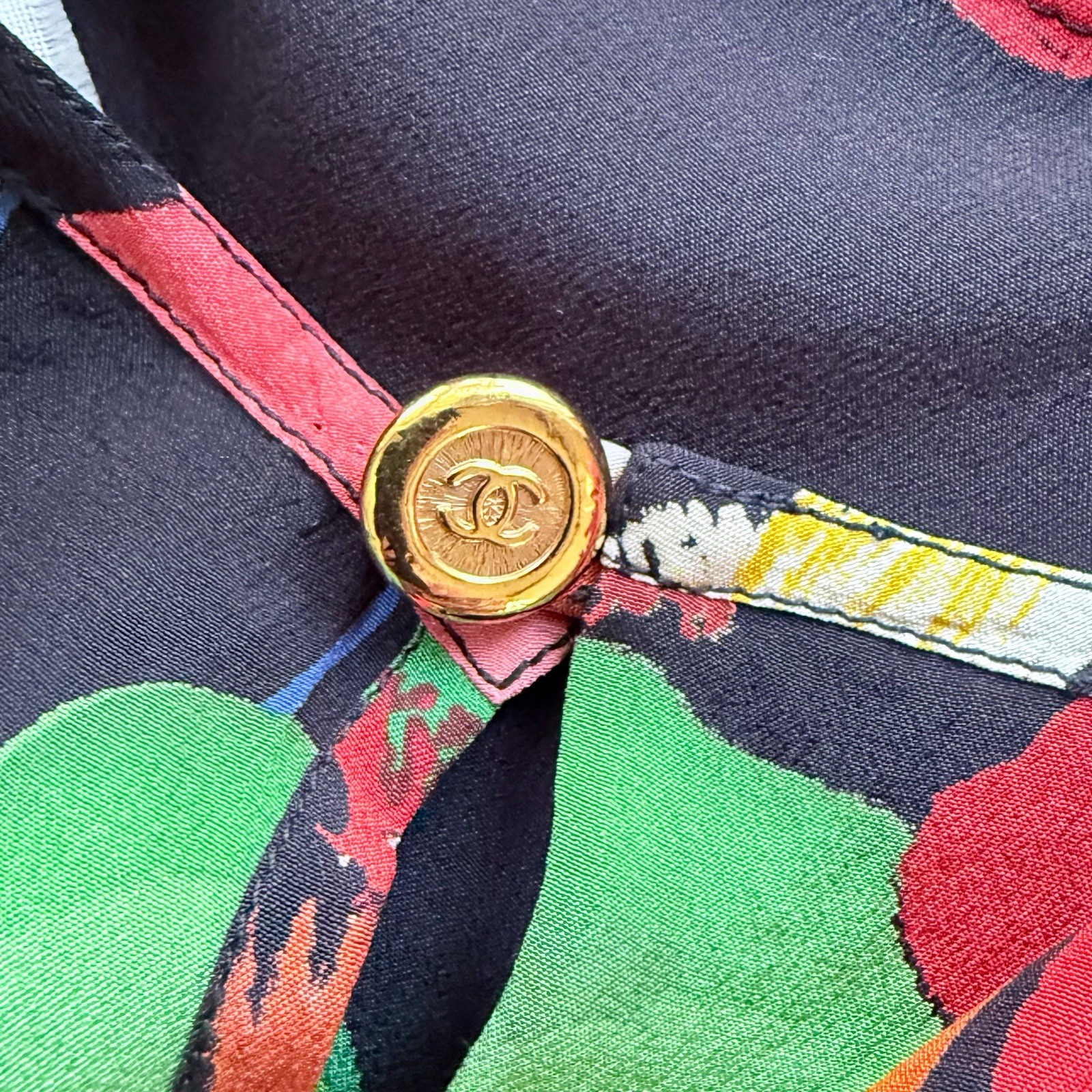 Chanel Vintage Iconic Spring 1992 Multicolor/ Black Silk T-Shirt Size 40 FR 8 US