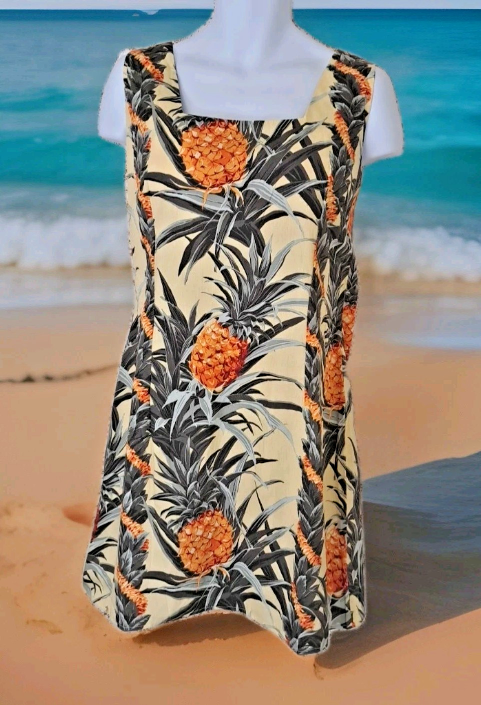 Royal Creations Hawaiian Dress 3XL Pineapple Motif Tropical Beachy Resort Wear