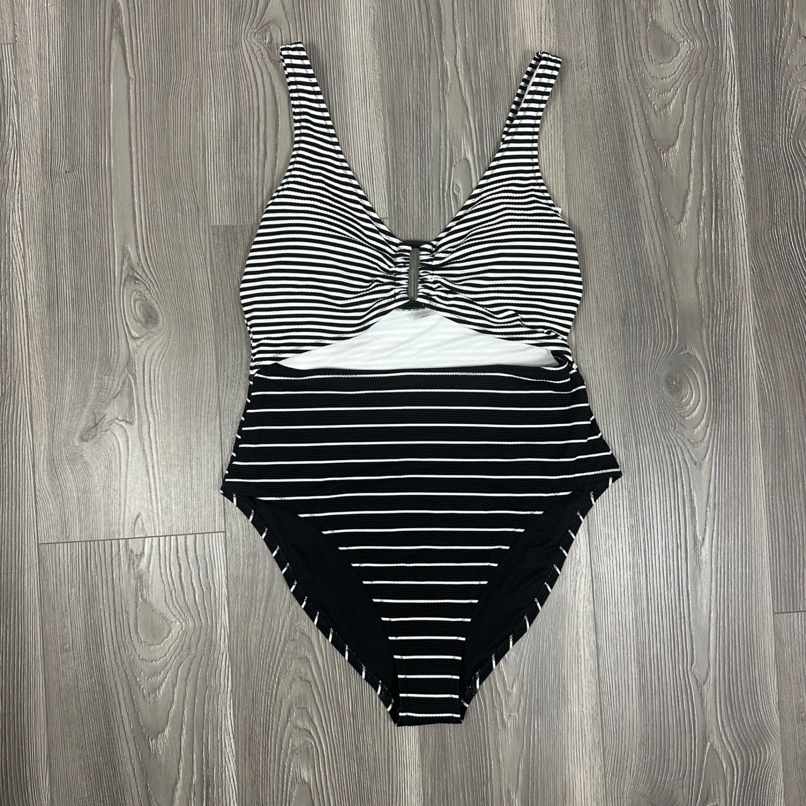 Old Navy Black and White Cut Out Striped One Piece Swimsuit – SIZE L NWT Summer