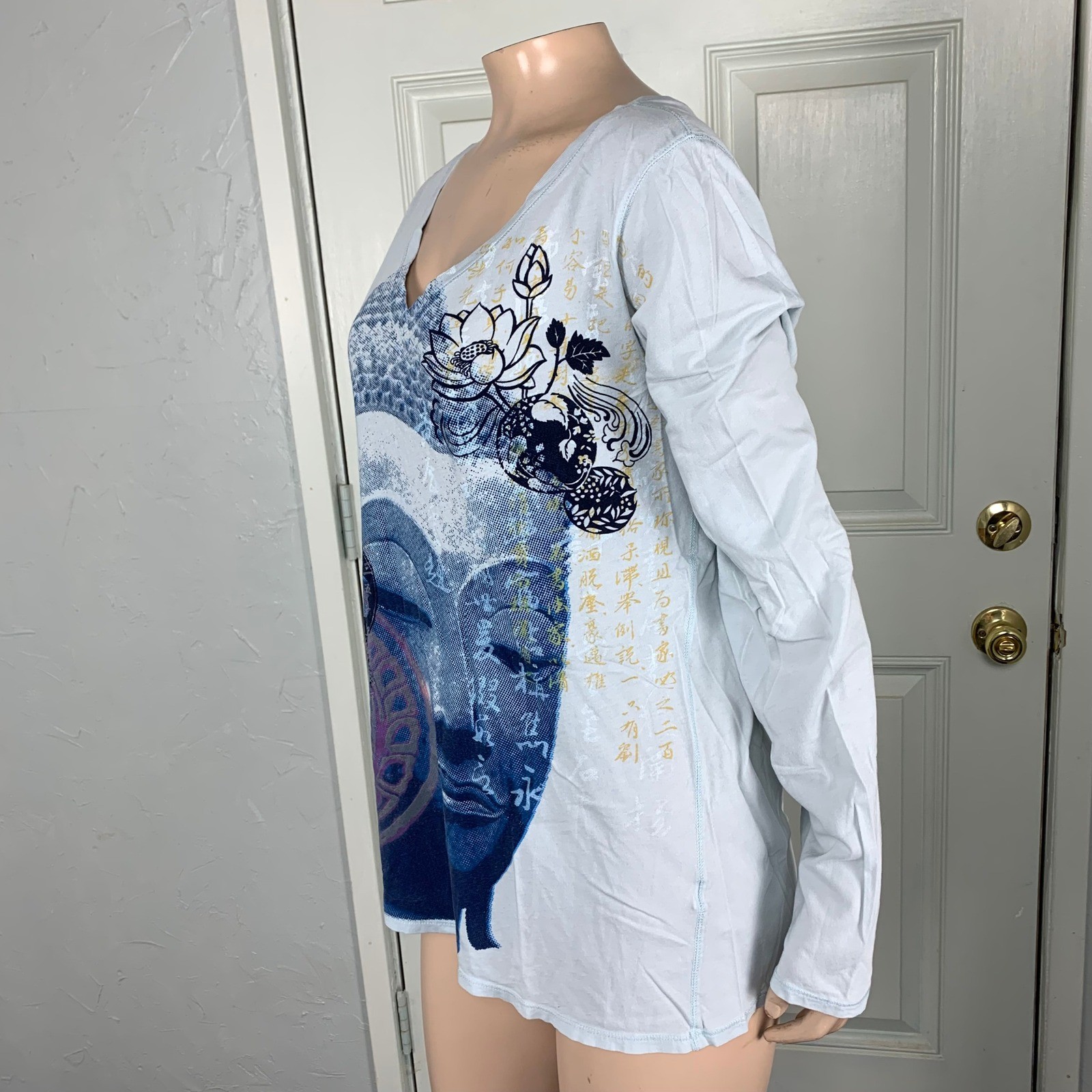 Vintage y2K Lucky Brand Tees Shirt XL Cotton Asian Graphic Long Sleeve V-neck U4