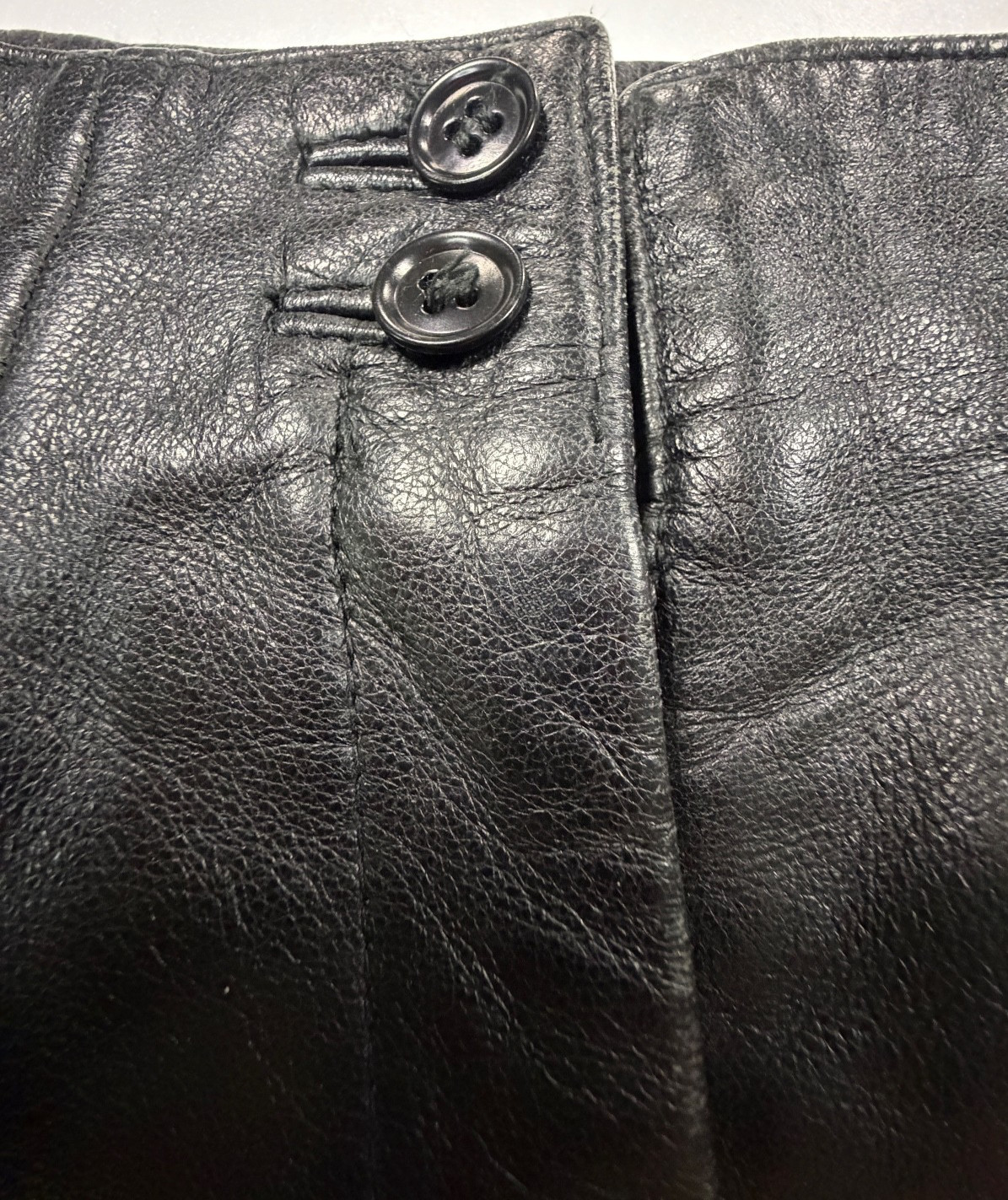 Vintage 80’s Lambskin Shorts Genuine Leather Black High-Waist Paneled Pleated 10