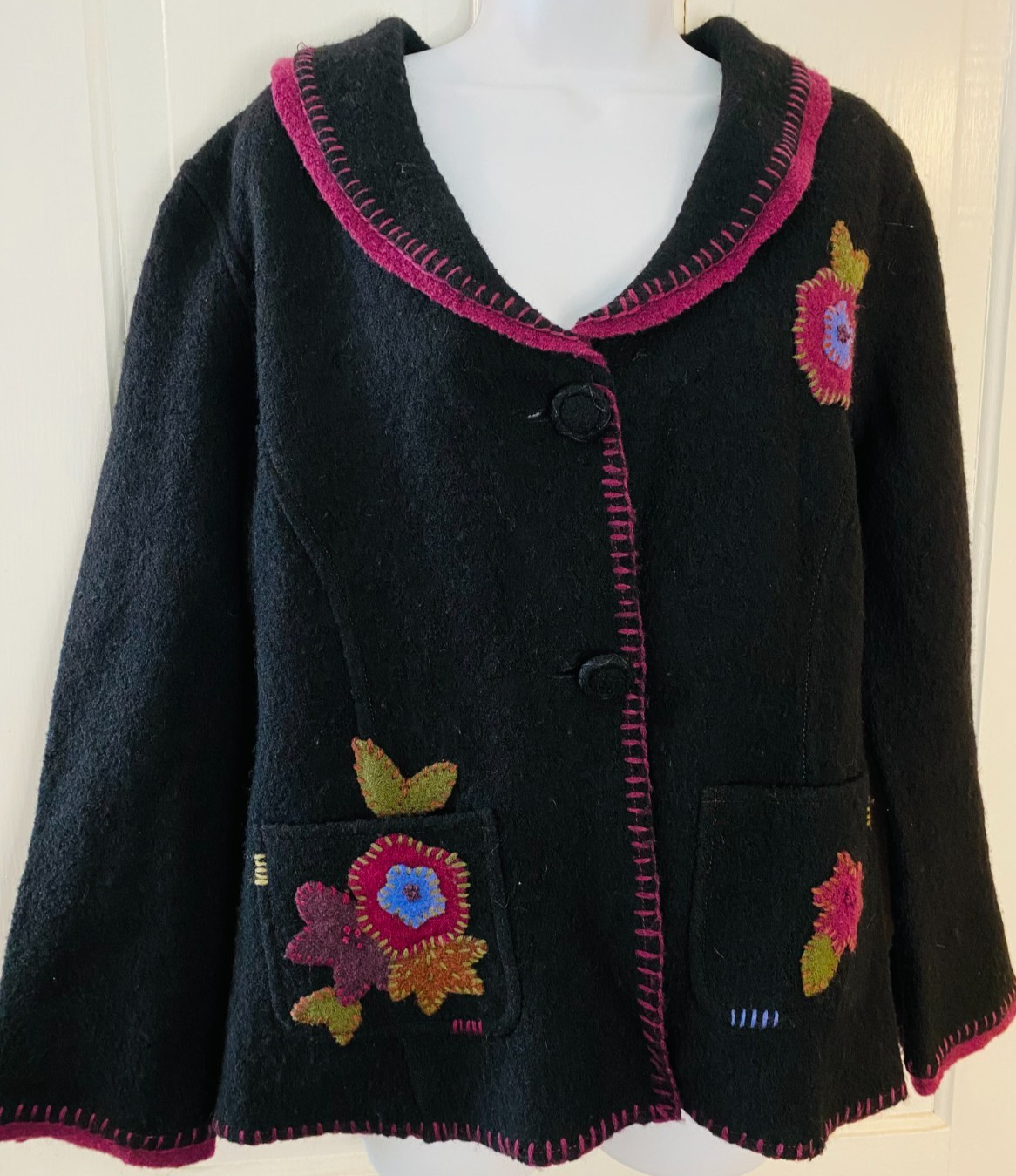 Nomadic Traders 100% Wool Cardigan Sweater Size S Black w embroidered flowers